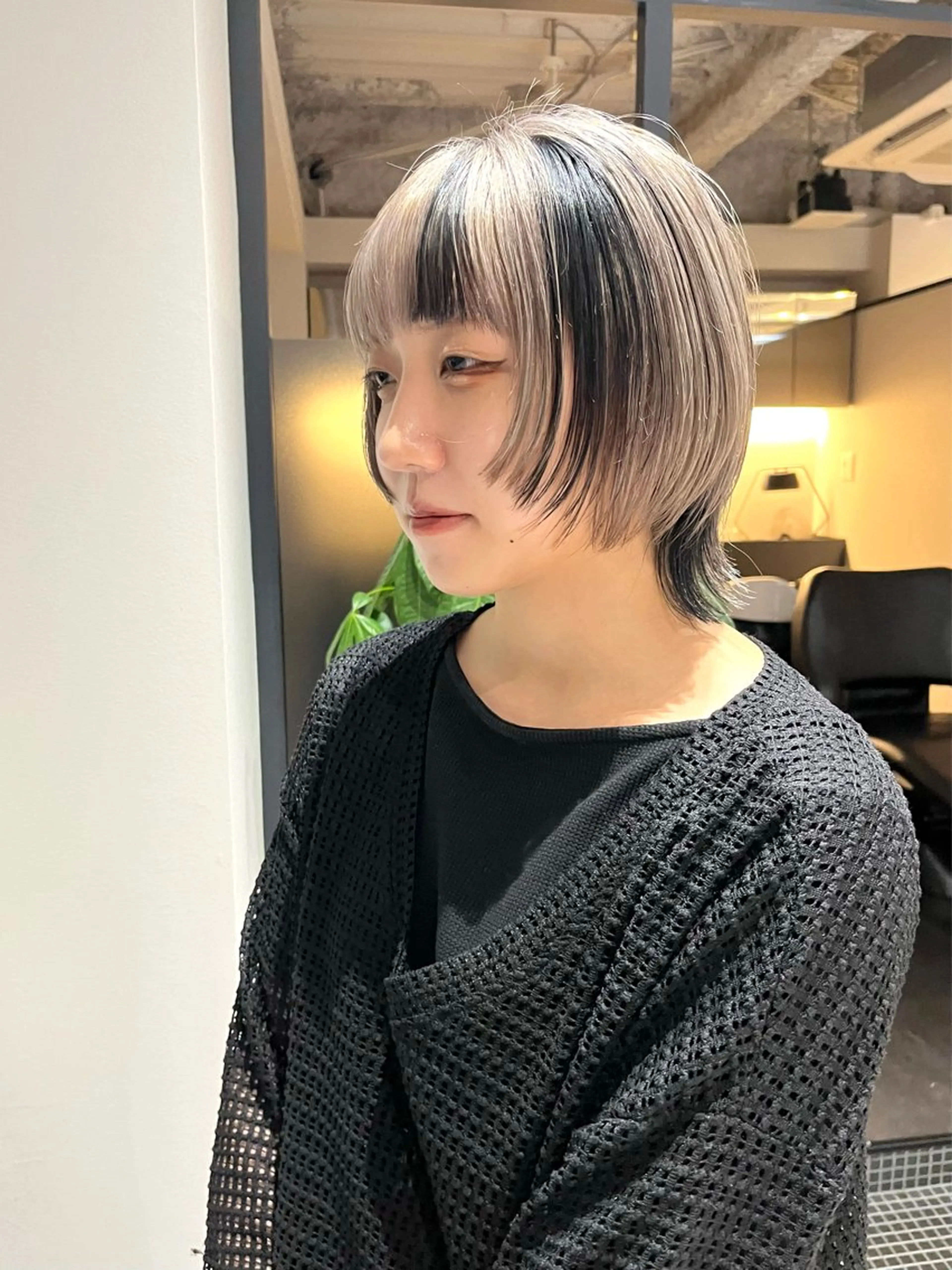 ミディアム カラー ウルフ/レイヤー/ ブリーチ/牧原歩夢のヘアスタイル