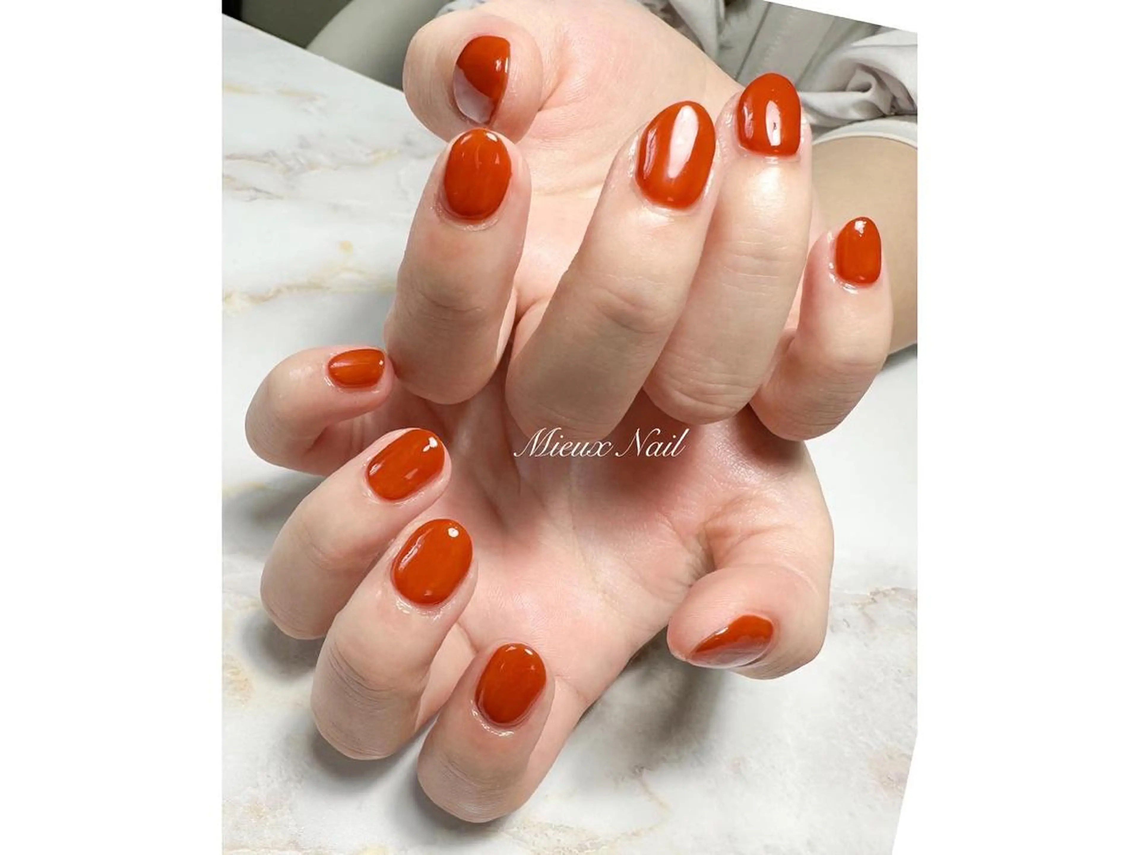 ネイル ワンカラーネイル オレンジ シンプルネイル 冬ネイル ハンドネイル 市川 麻衣子のネイルデザイン