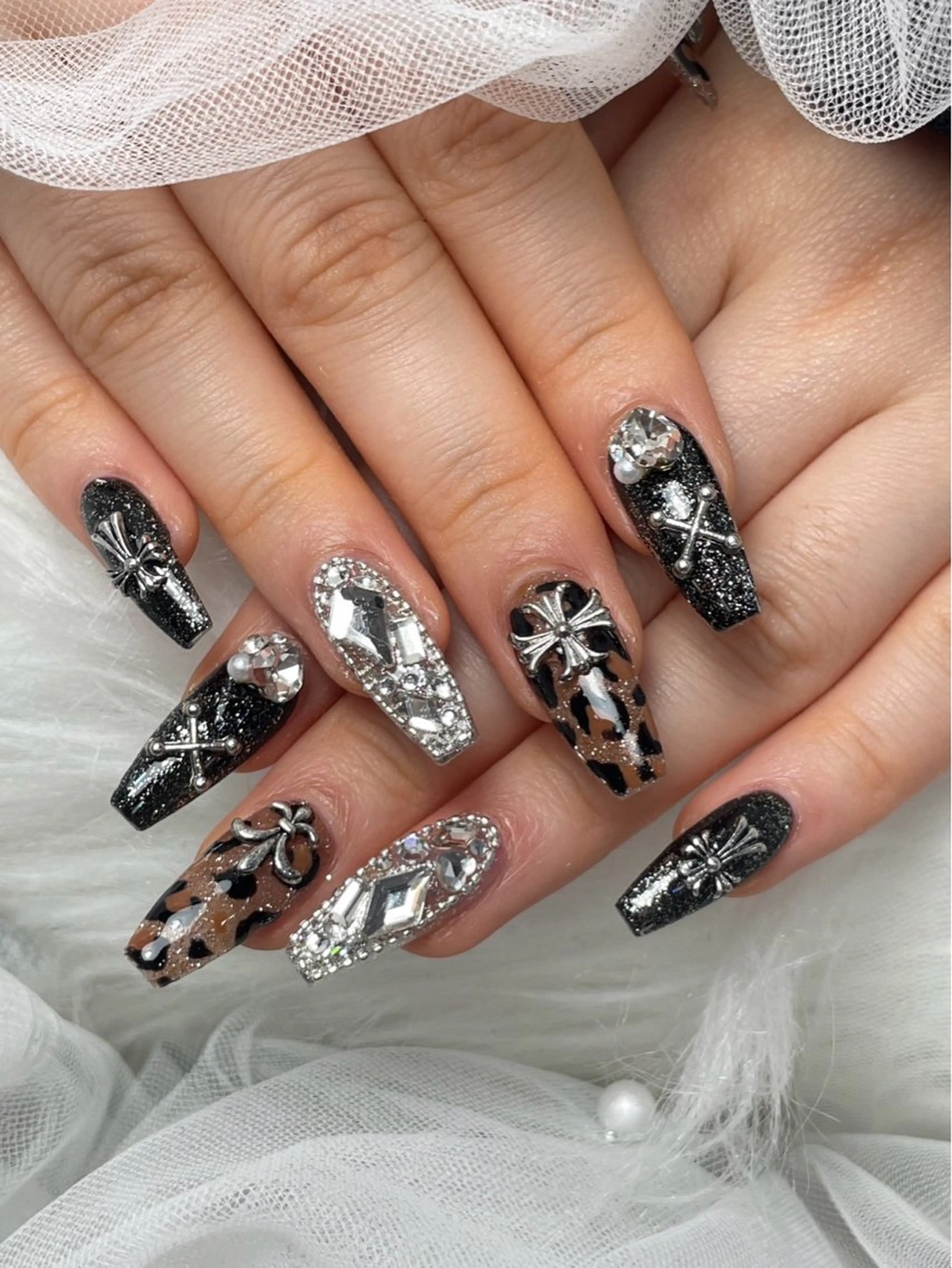 ネイル アートネイル オーロラネイル チークネイル 長さ出し フットネイル HaNa_ Noiranailのネイルデザイン