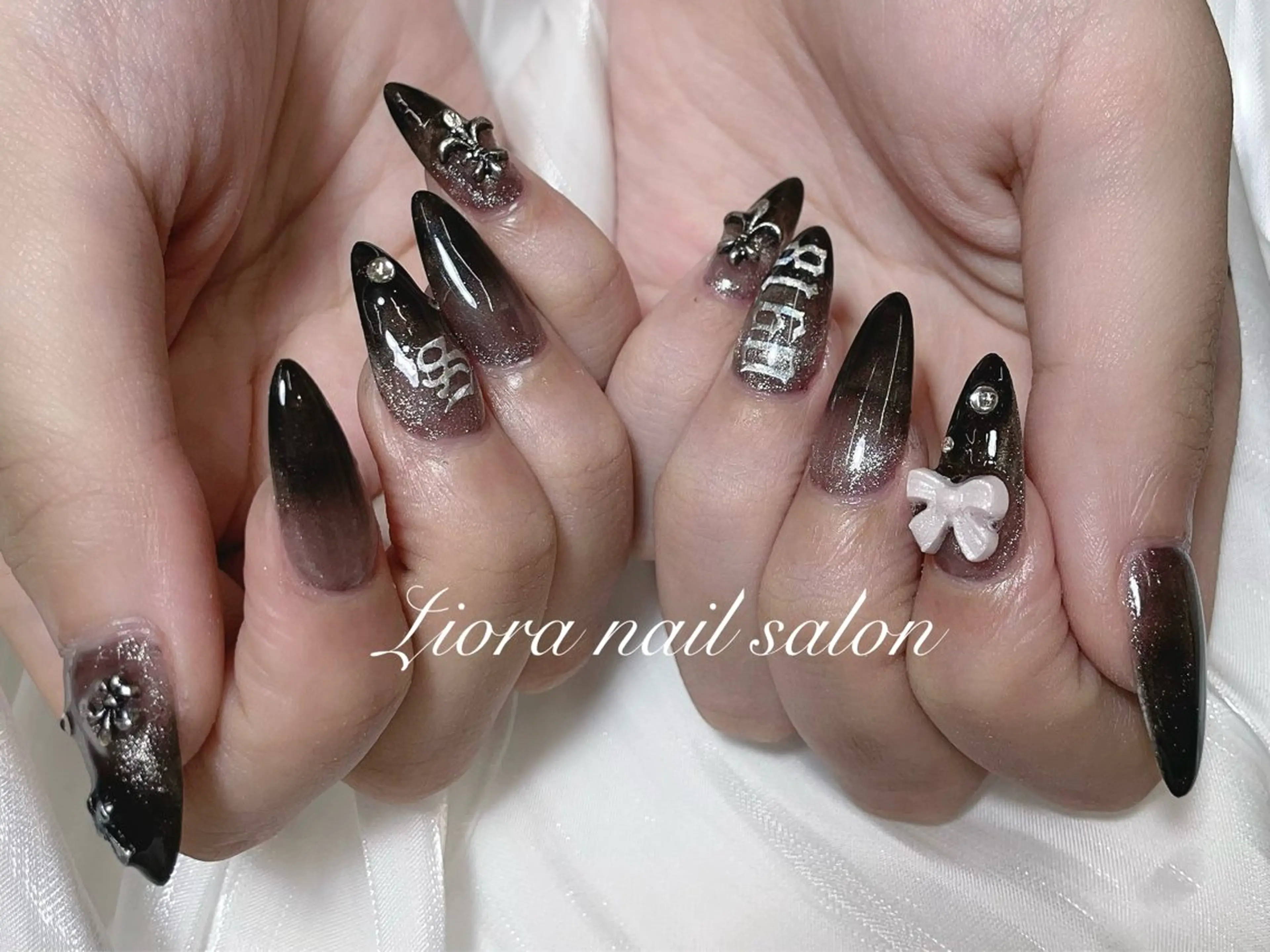 ネイル フレンチネイル ジェルネイル ガーリー グラデーション キラキラネイル ハンドネイル Liora nail スカルプ専門店のネイルデザイン