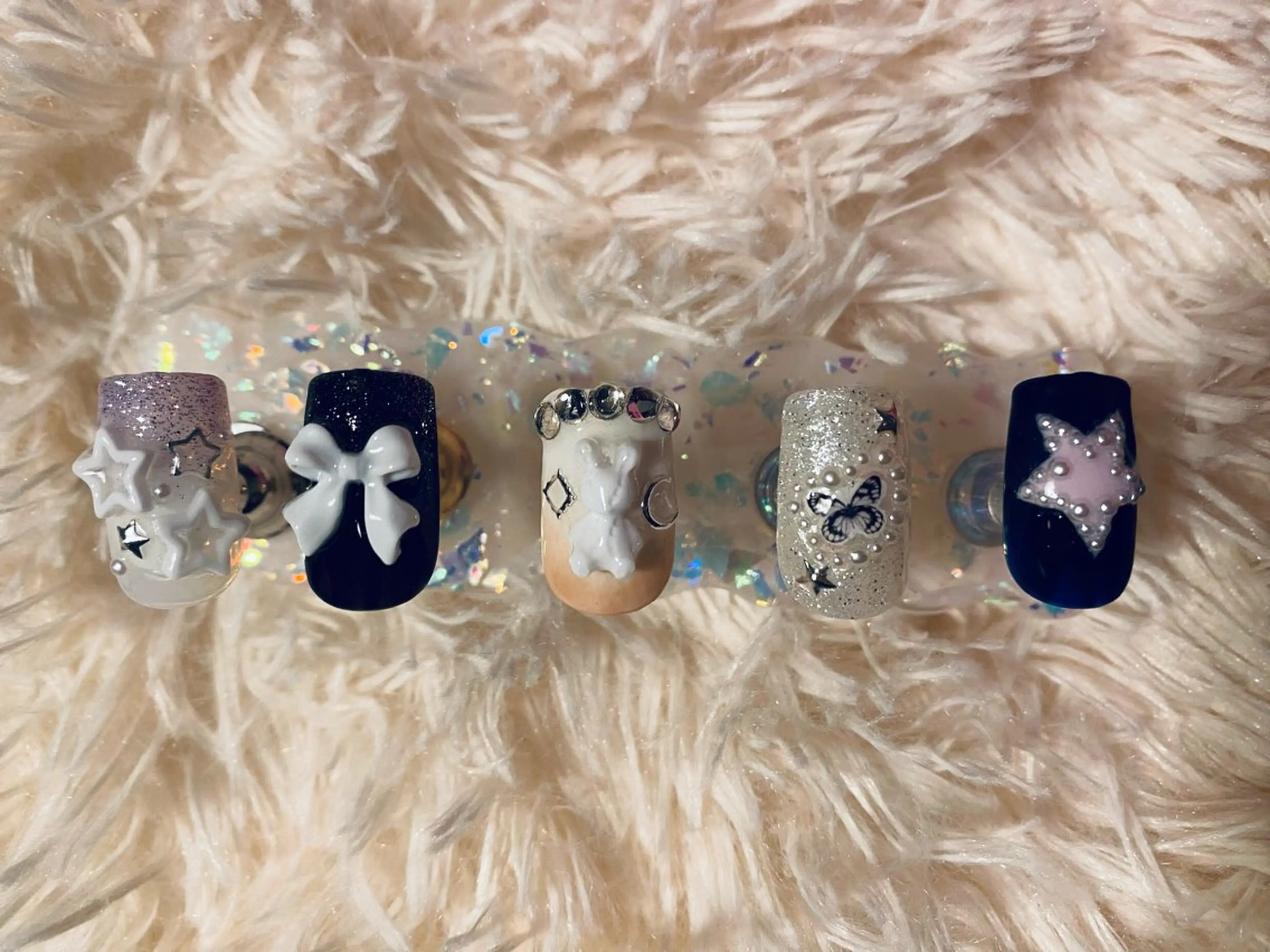 ネイル クリアネイル ジェルネイル グラデーション ラメ(グリッター) ラメグラデーション MAXKELLY AIのネイルデザイン