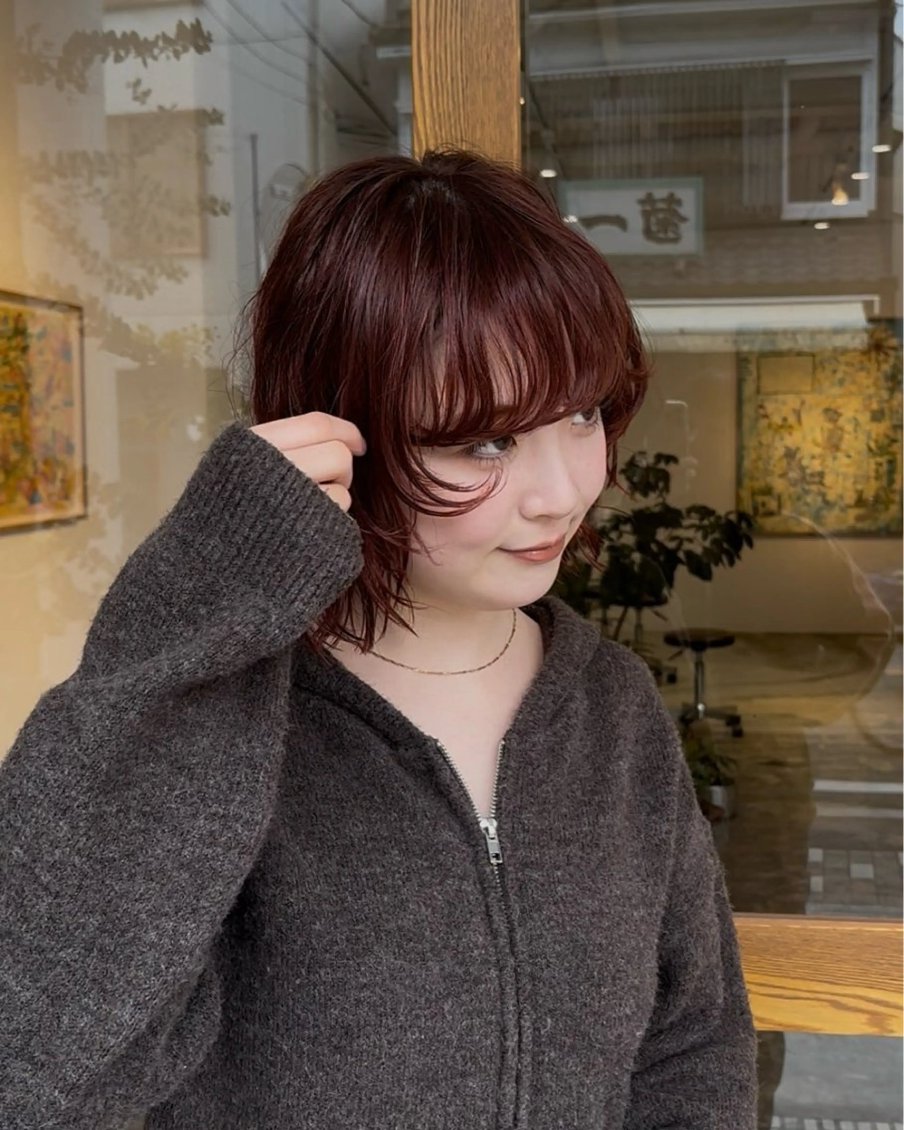 ショート カラー パーマ ブリーチ ブリーチなしカラー 上米良 麻衣のヘアスタイル