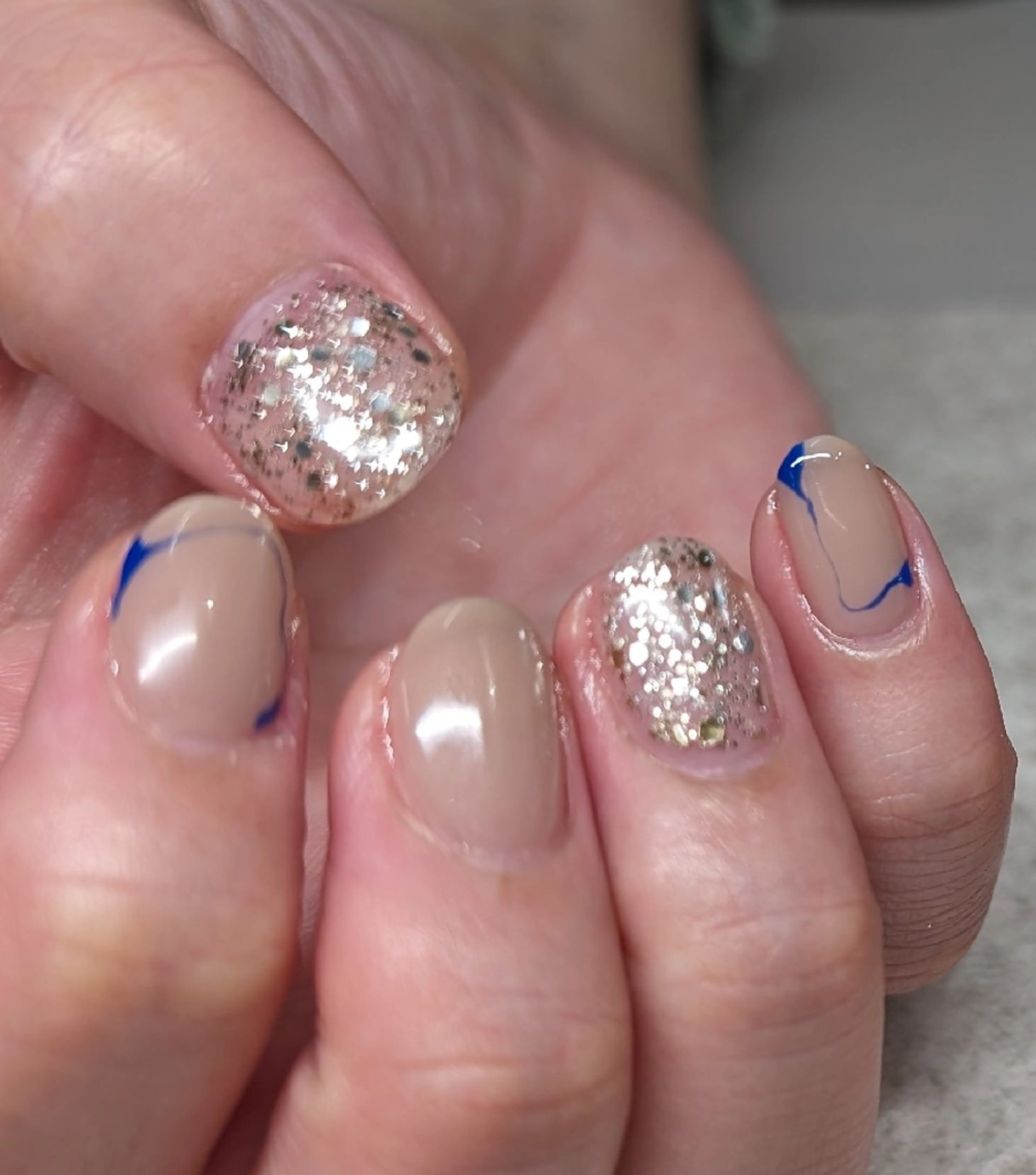 ネイル ニュアンスネイル FIKA 折戸のネイルデザイン