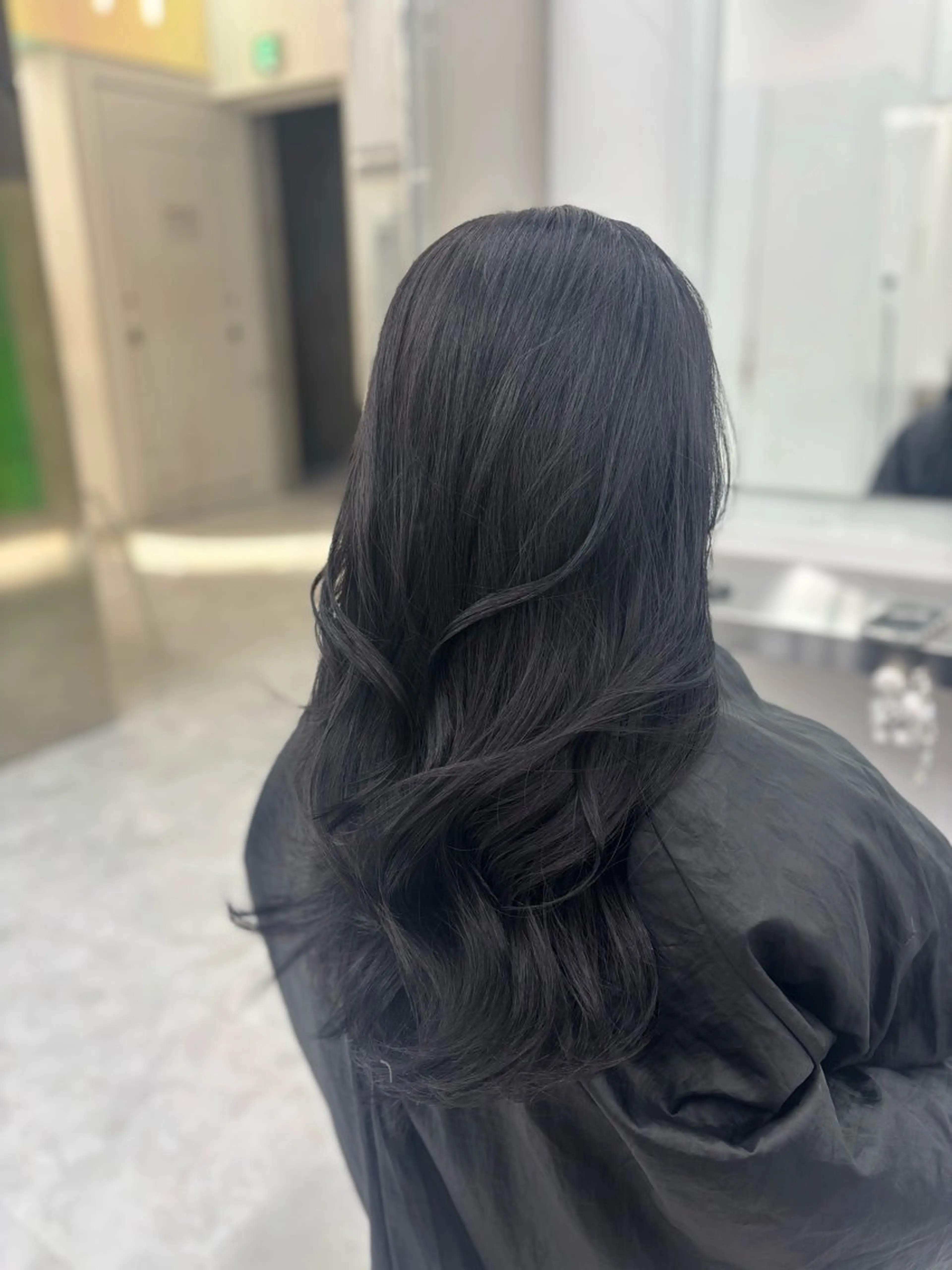 ロング カラー ヘアカラー トリートメント 韓国風暗髪ヘア🤍 🫧MIREIのヘアスタイル