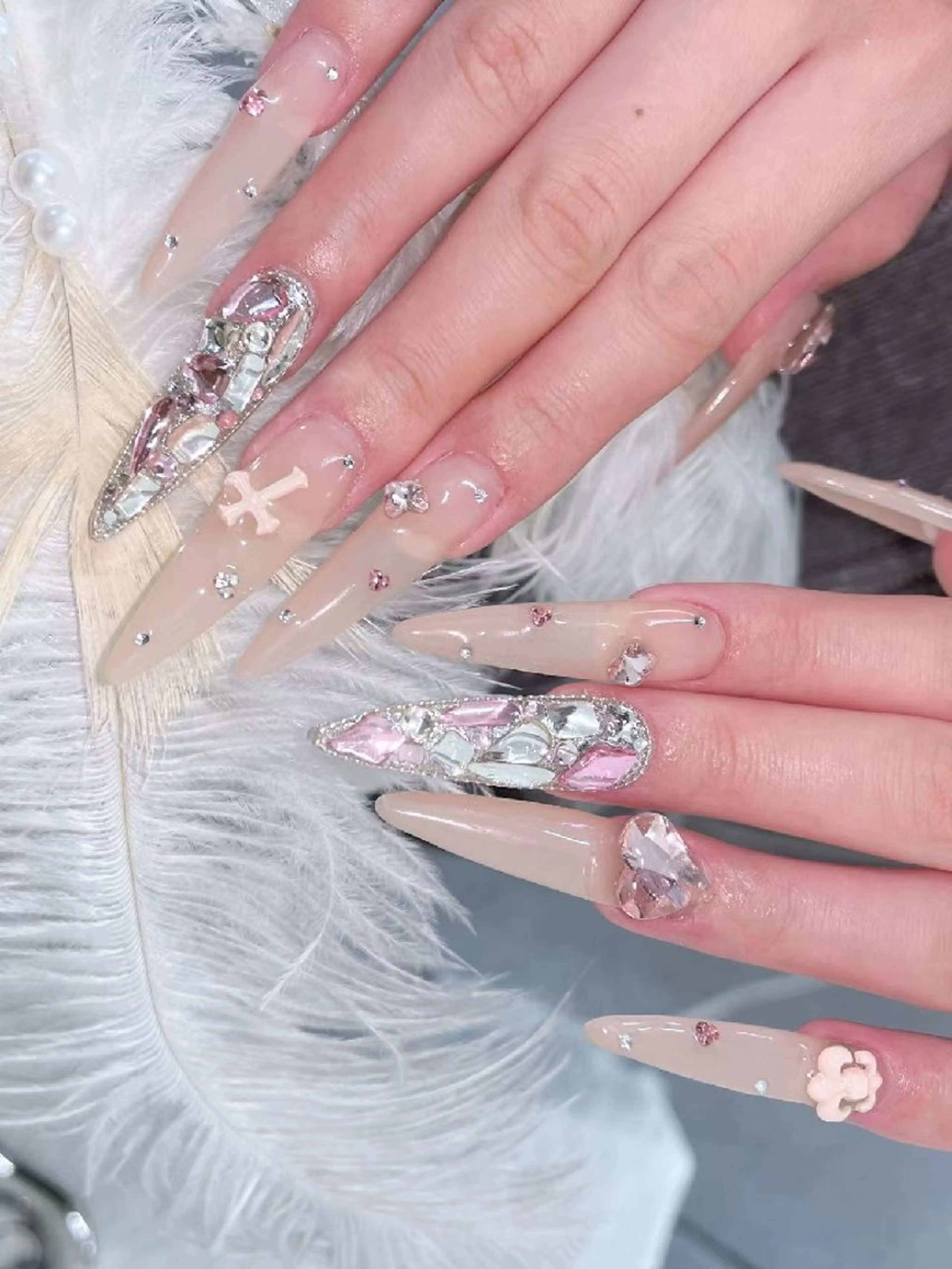 ネイル グロー ネイルのネイルデザイン