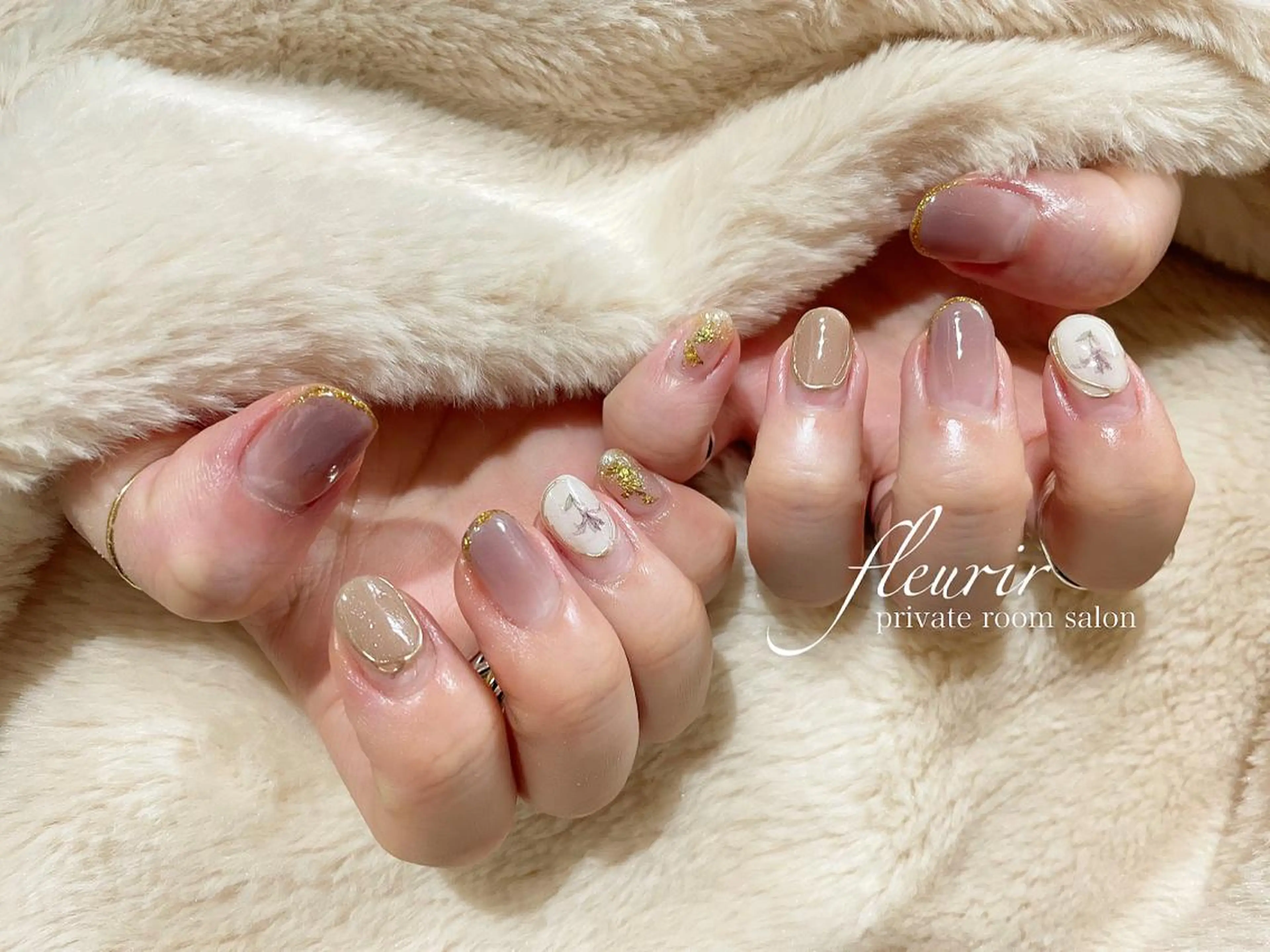 ネイル アートネイル ゴールド ミラーネイル フルリール 【プライベートサロンのネイルデザイン
