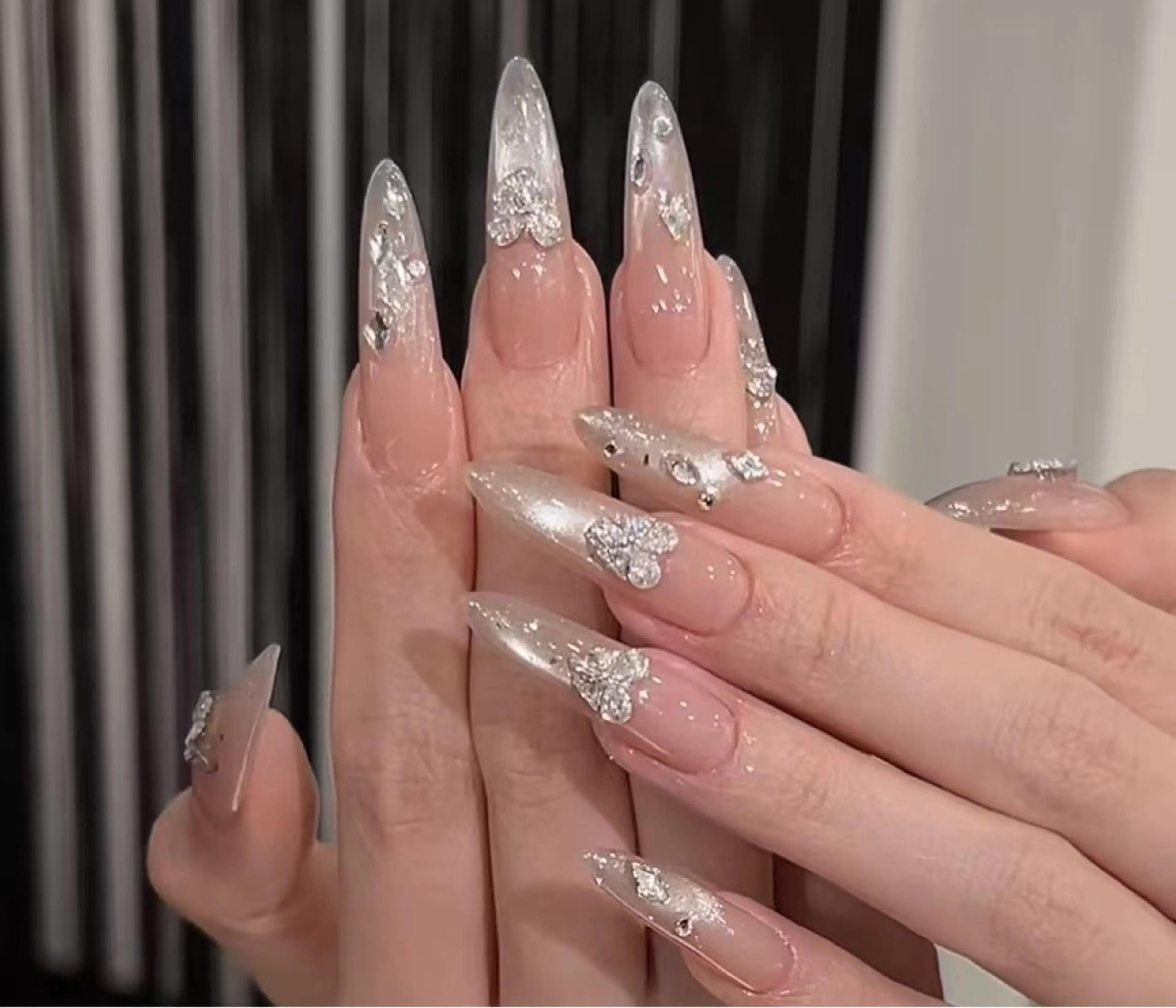 ネイル オーロラネイル フラワーネイル フットネイル フレンチネイル ジェルネイル ハンドネイル BabyYouMi ねねのネイルデザイン