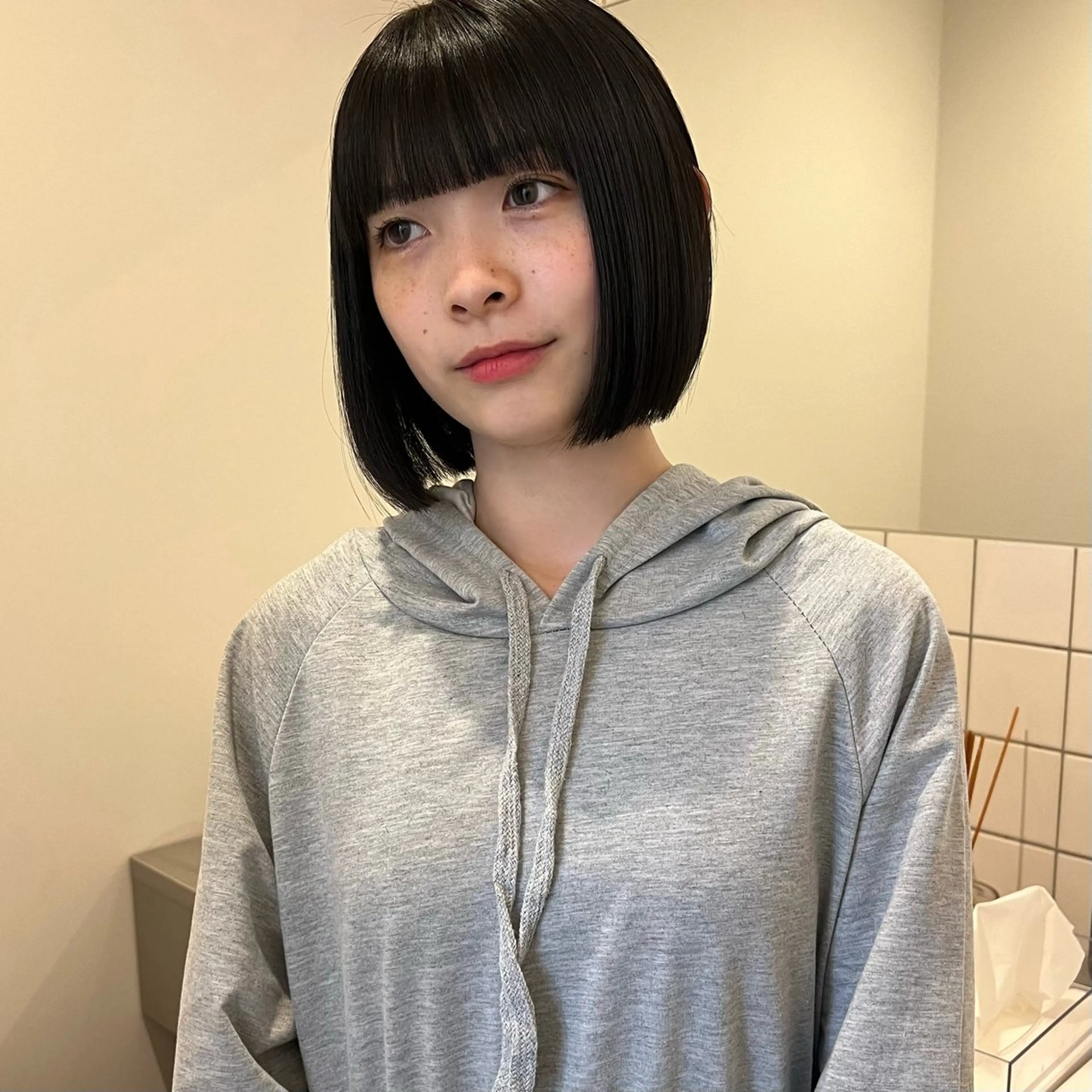 ミディアム 舟橋耀/ブリーチカラ ー/レイヤーカットのヘアスタイル