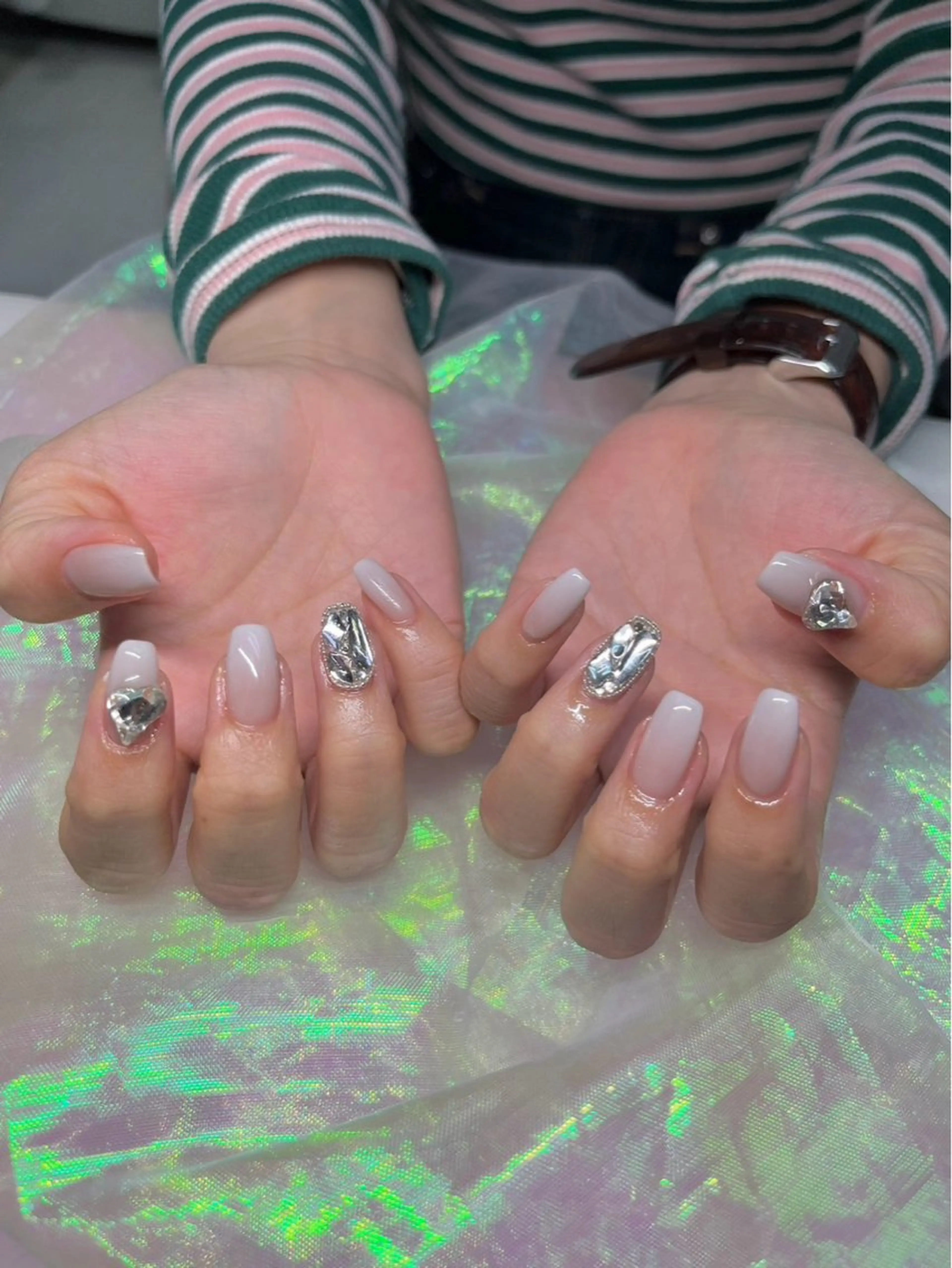 ネイル オーロラネイル フラッシュネイル キラキラネイル ミラーネイル オフィスネイル May&Way Neilのネイルデザイン