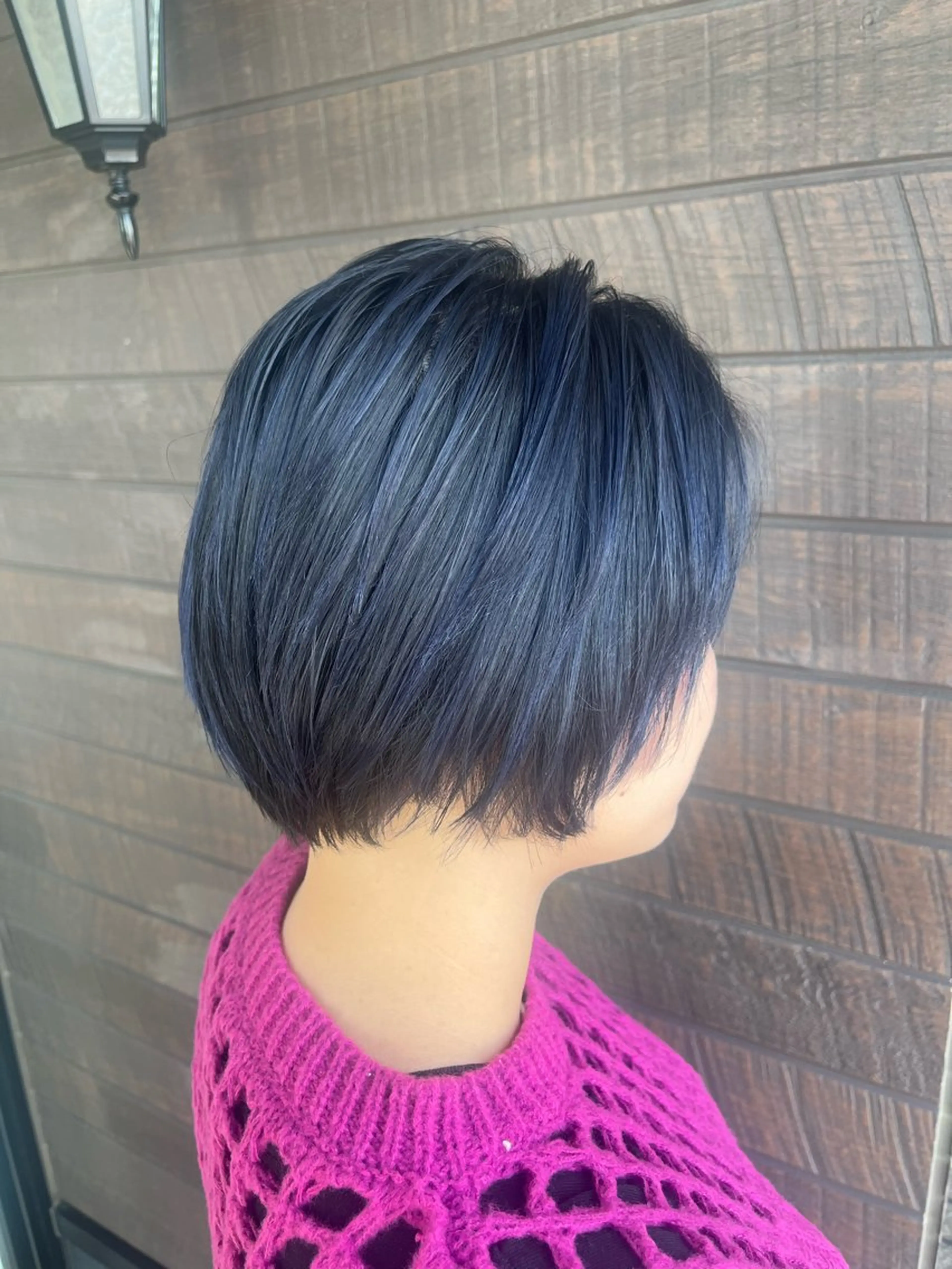 ショート カラー シャドールーツ earth　深川愛実のヘアスタイル