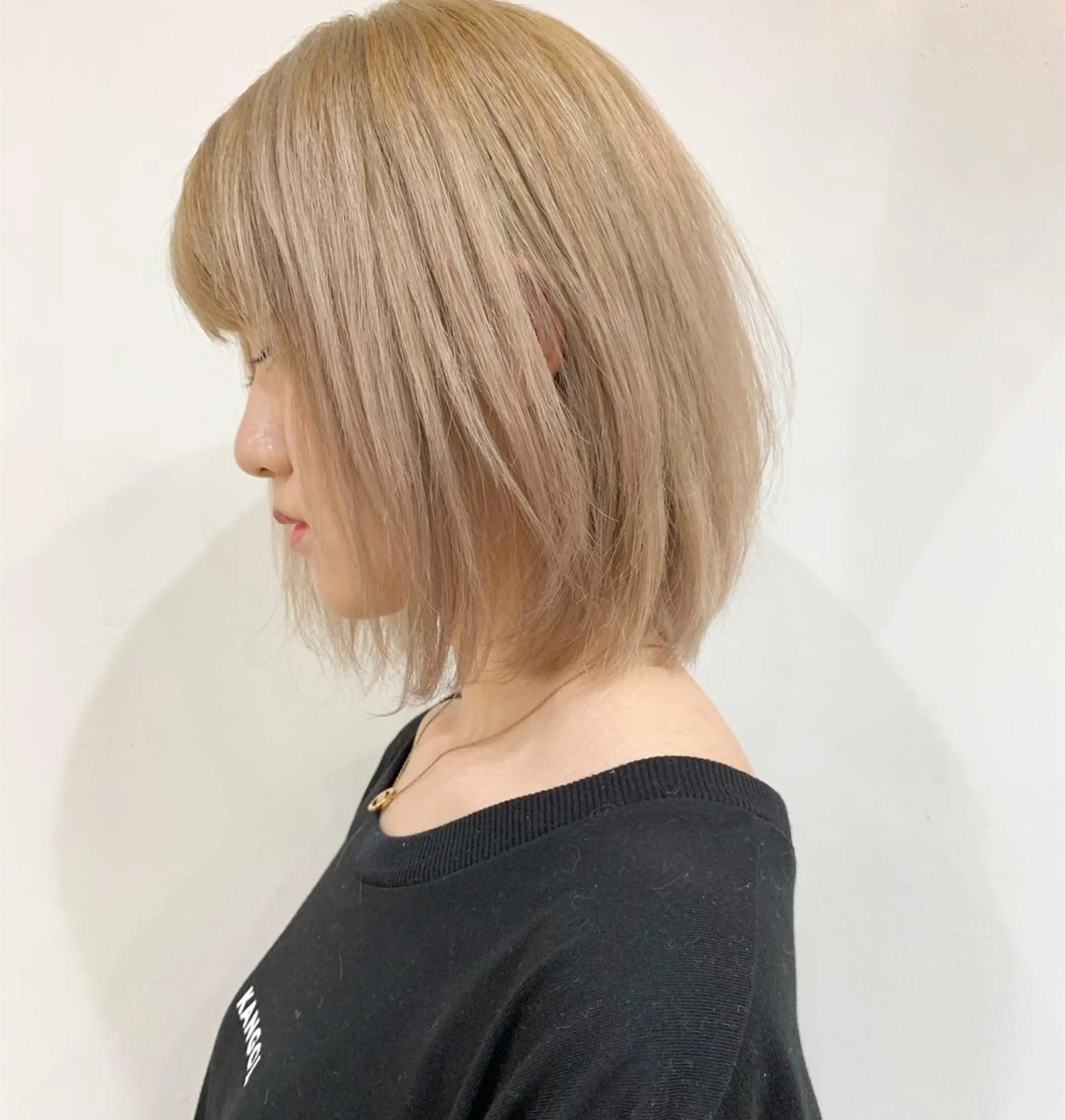 カラー ✨艶ブリーチカラー ✨四ノ宮裕己のヘアスタイル