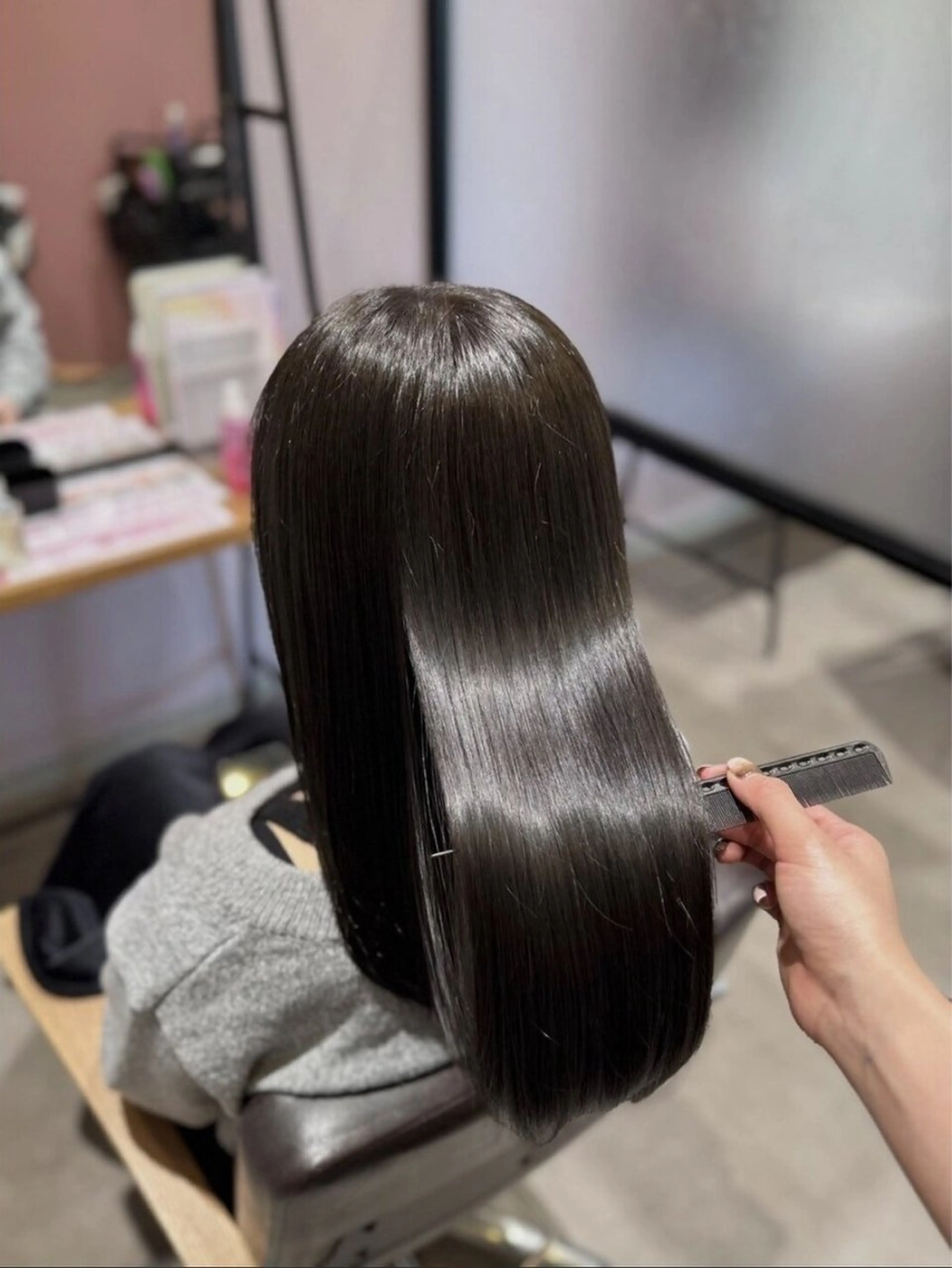 カラー 西原 愛紗のヘアスタイル