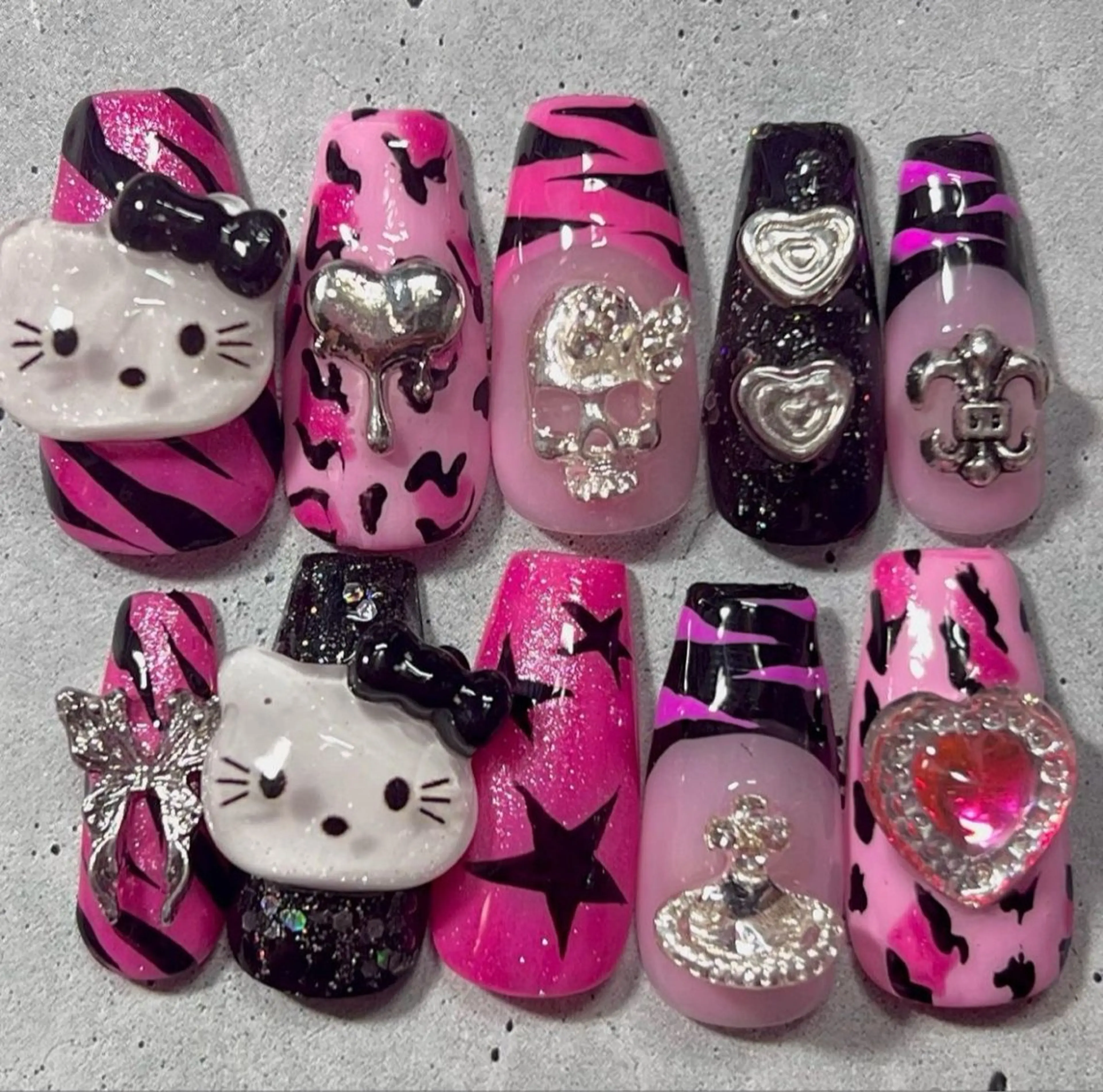 ネイル マグネットネイル ピンク ネイルチップ 冬ネイル Lee Nailsのネイルデザイン