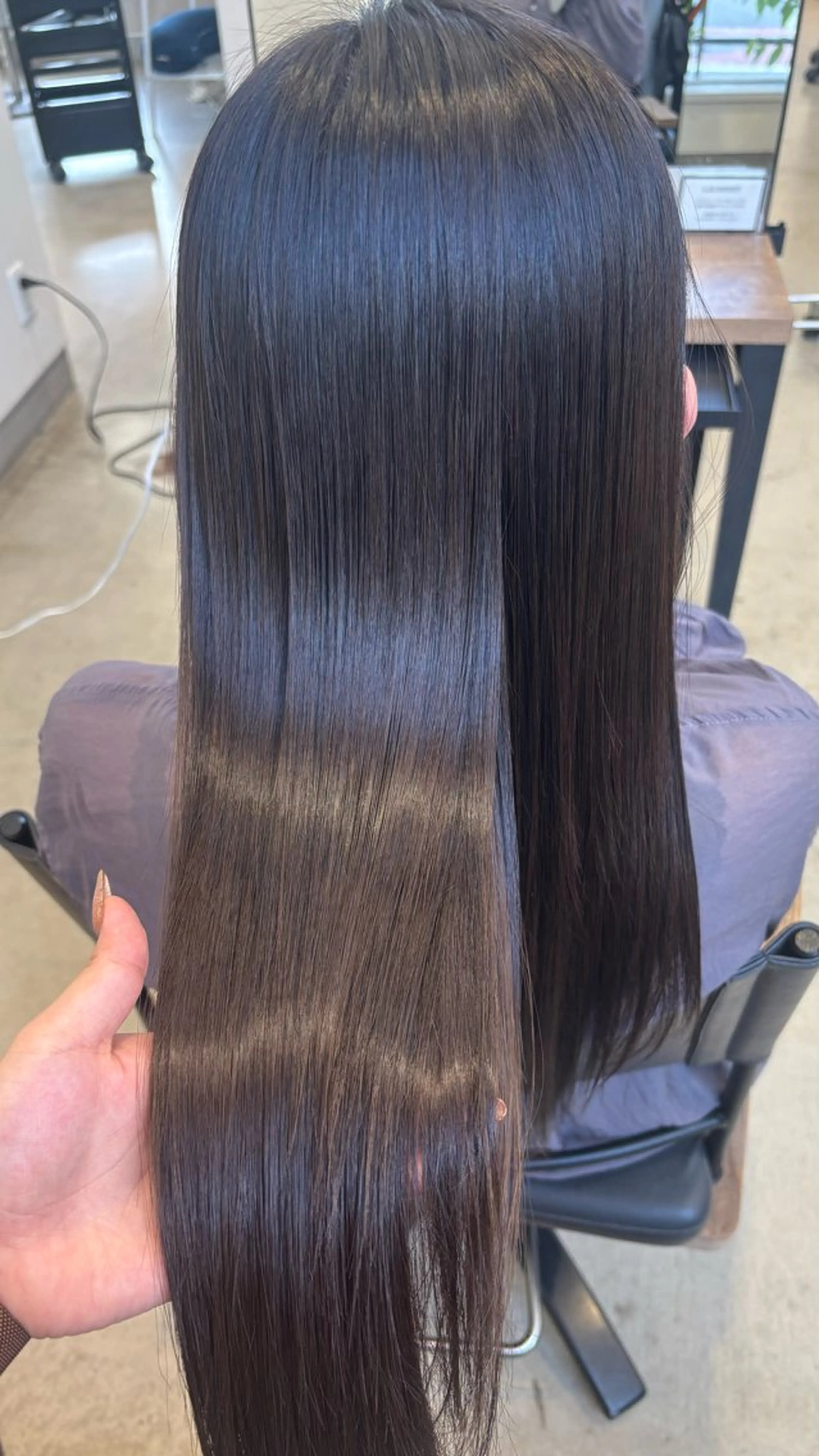 ロング 縮毛矯正 根岸 麻菜のヘアスタイル