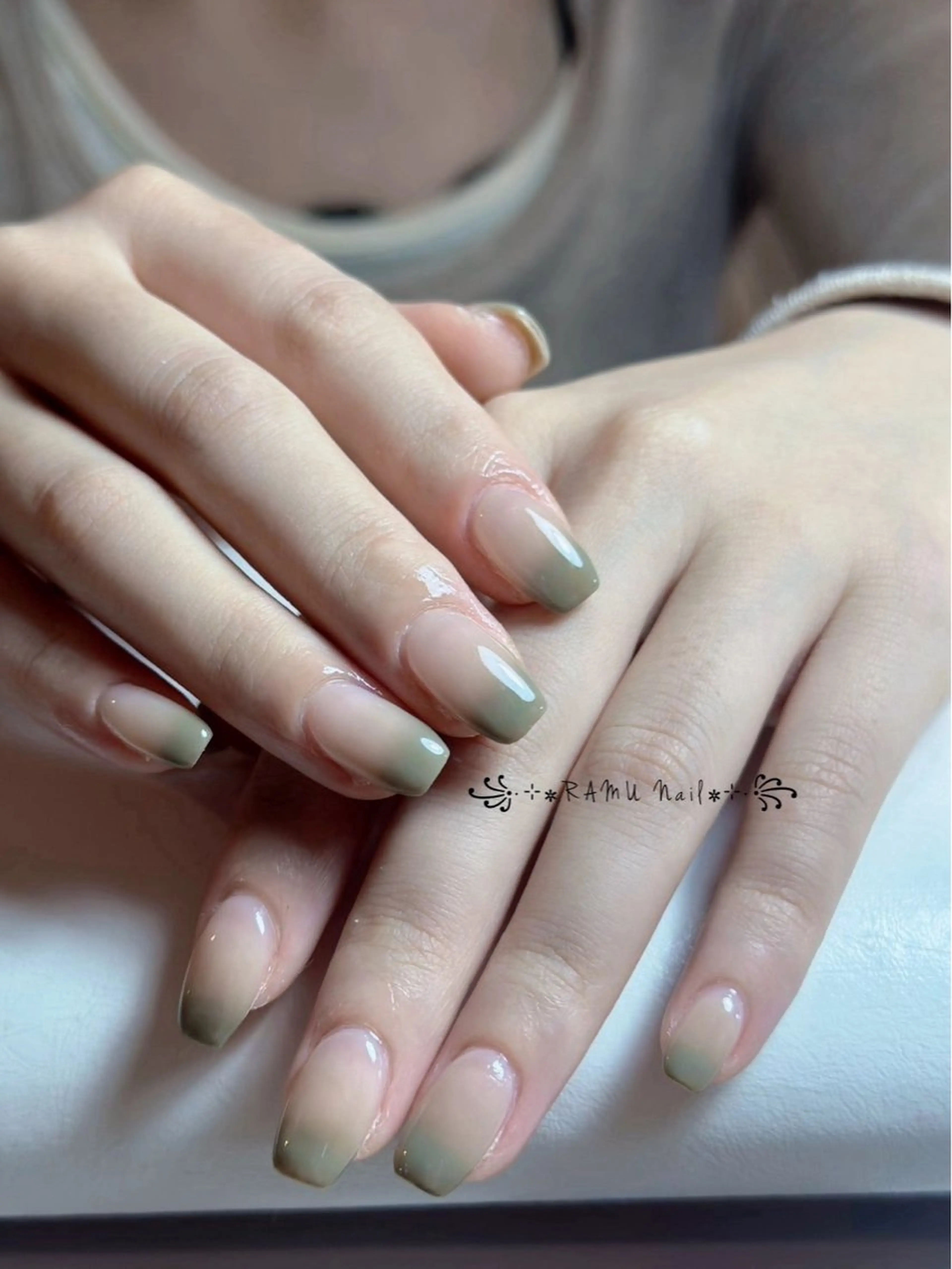 ネイル キラキラネイル マグネットネイル ミラーネイル ピンク 夏ネイル ハンドネイル RAMU Nail 恵比寿店のネイルデザイン