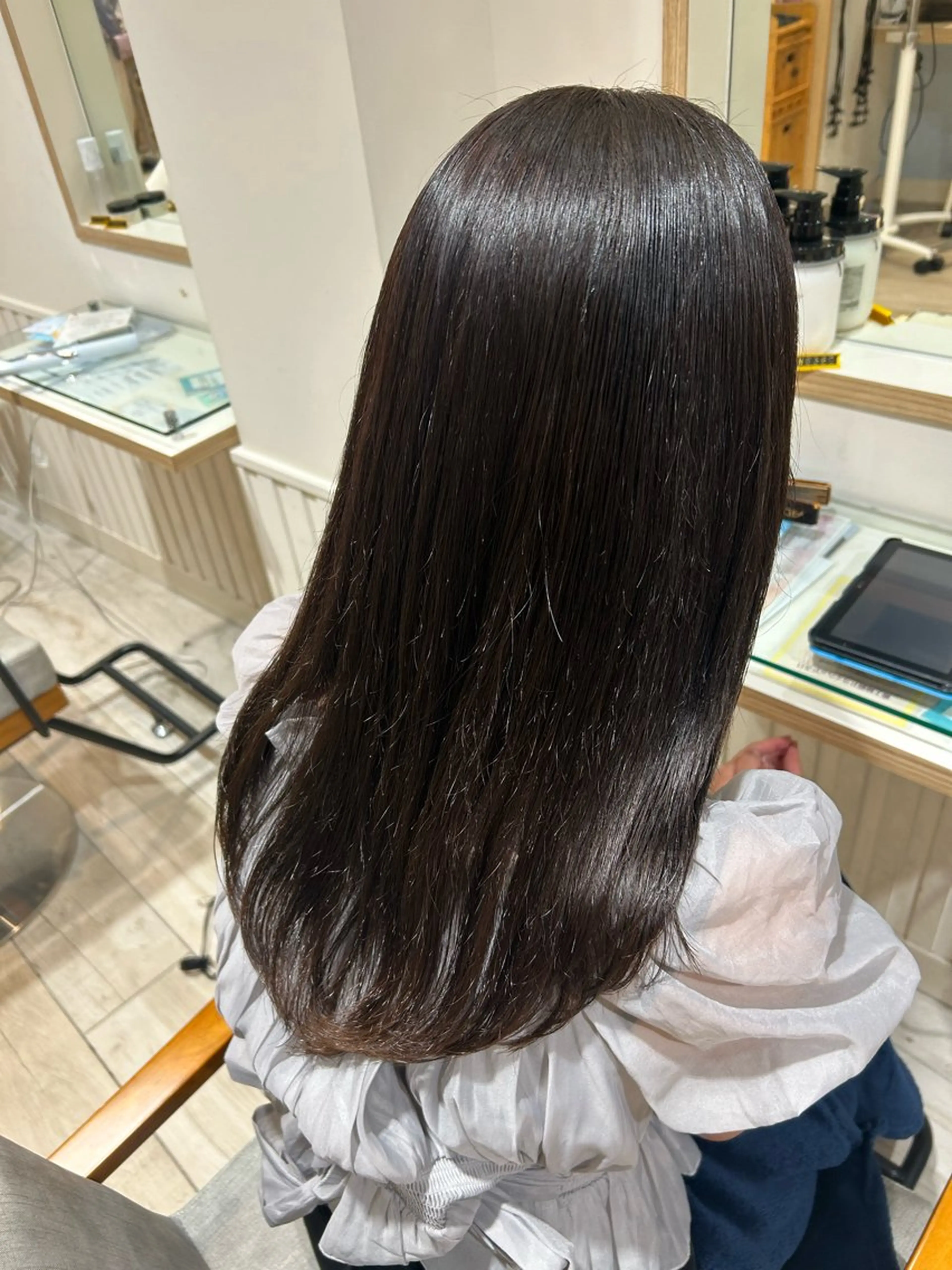 セミロング カラー ブラウンカラー ヘアカラー 大川 夏実のヘアスタイル