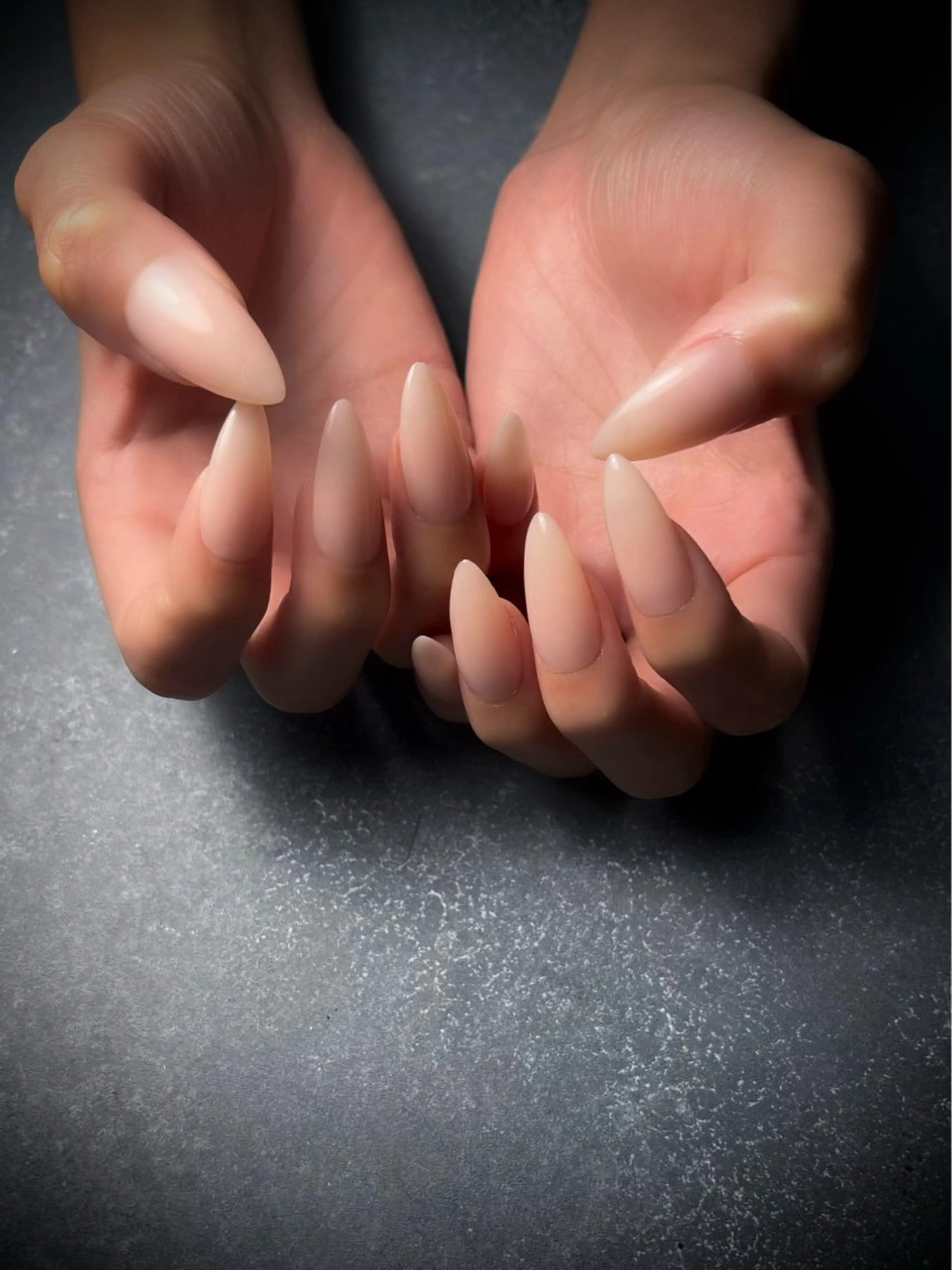 ネイル キラキラネイル マグネットネイル ワンカラーネイル スカルプネイル ワンホンネイル nine.🦋 YUKOのネイルデザイン