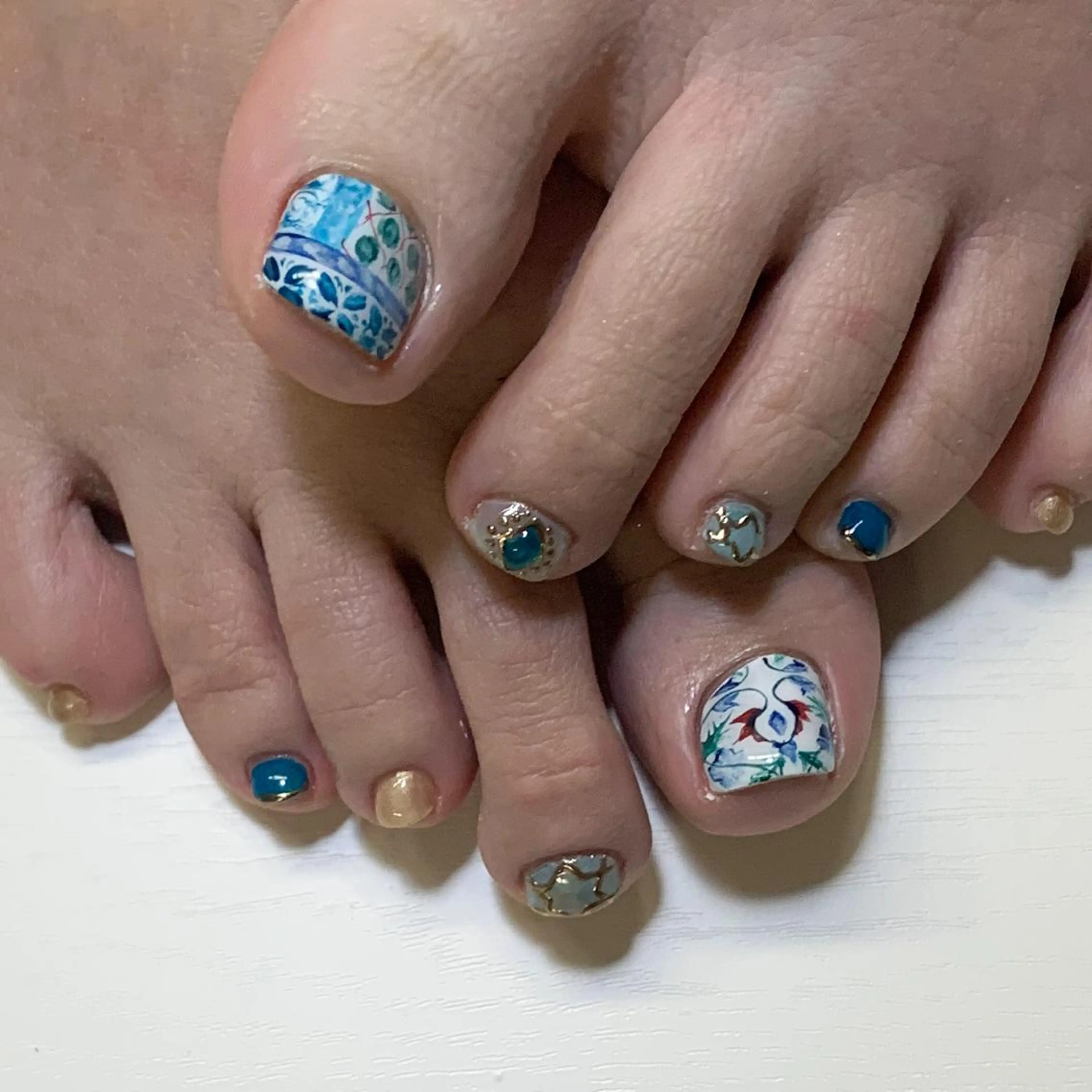 ネイル フットネイル FIORITURA aiのネイルデザイン