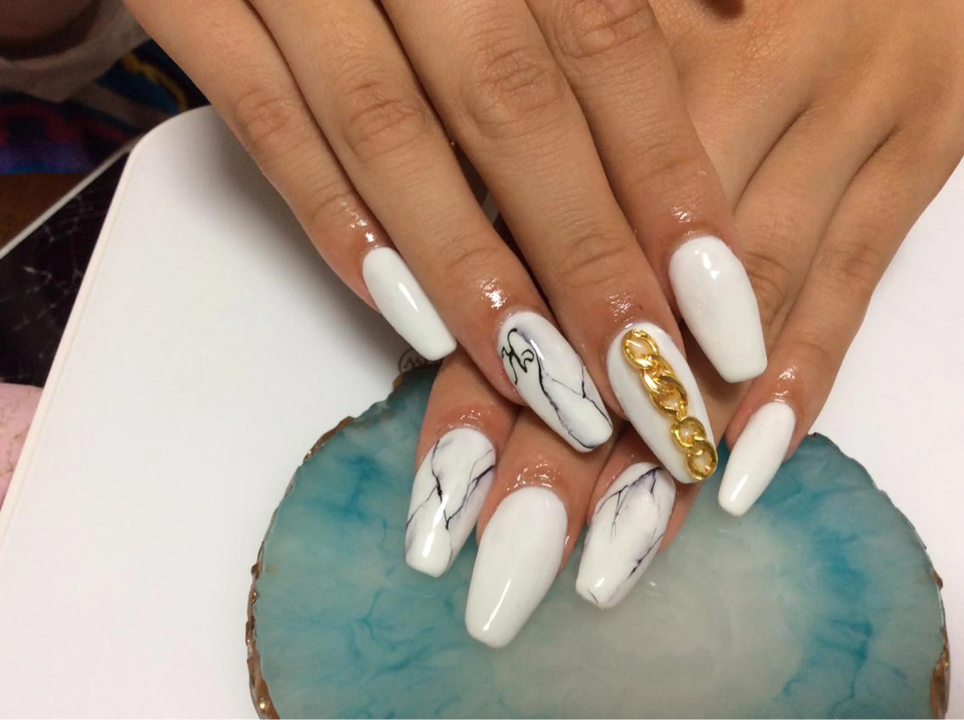 ネイル フラワー ムーンのネイルデザイン