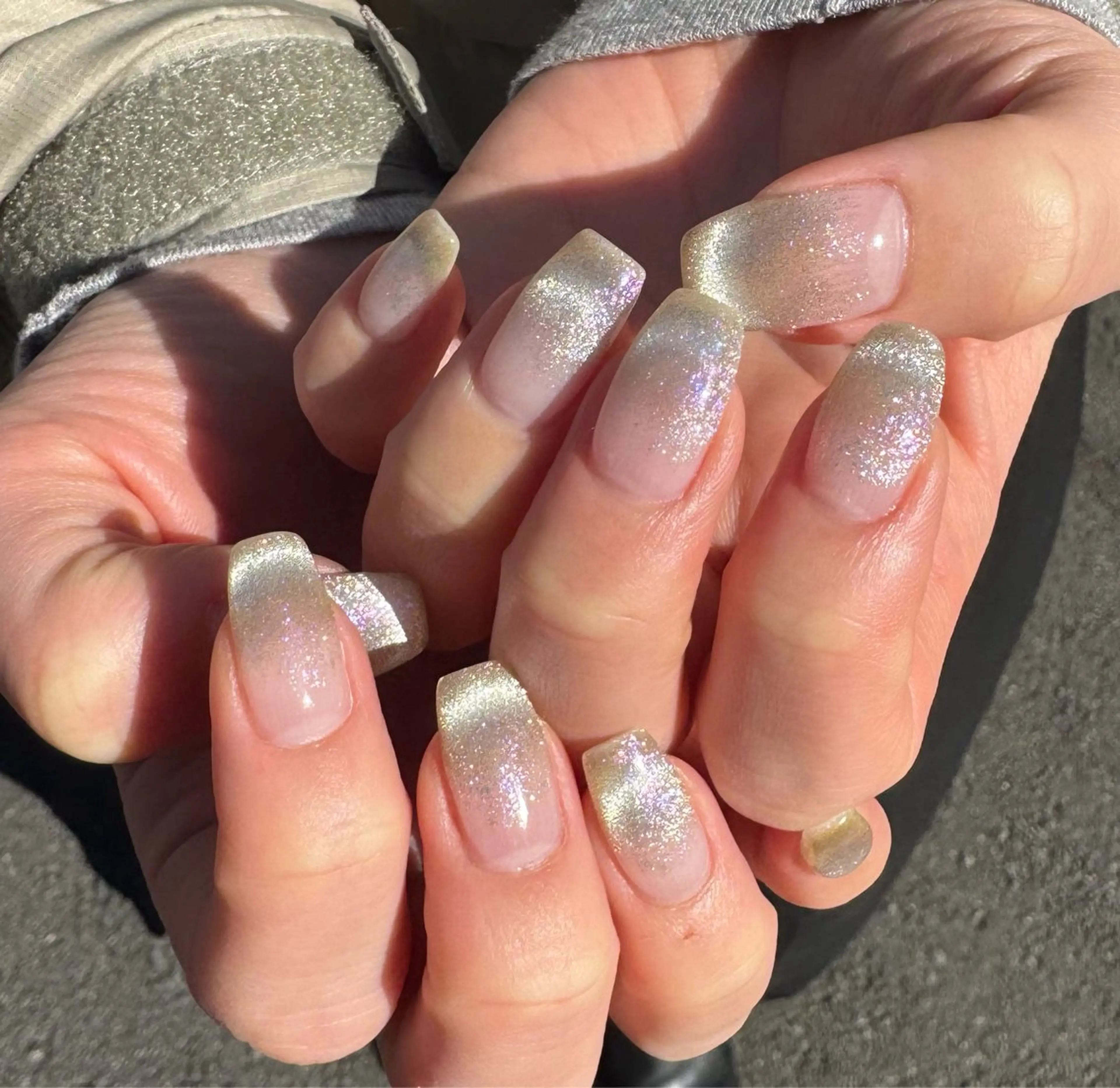 ネイル フレンチネイル 韓国ネイル マグネットネイル ミラーネイル リボン MH_ Nailのネイルデザイン