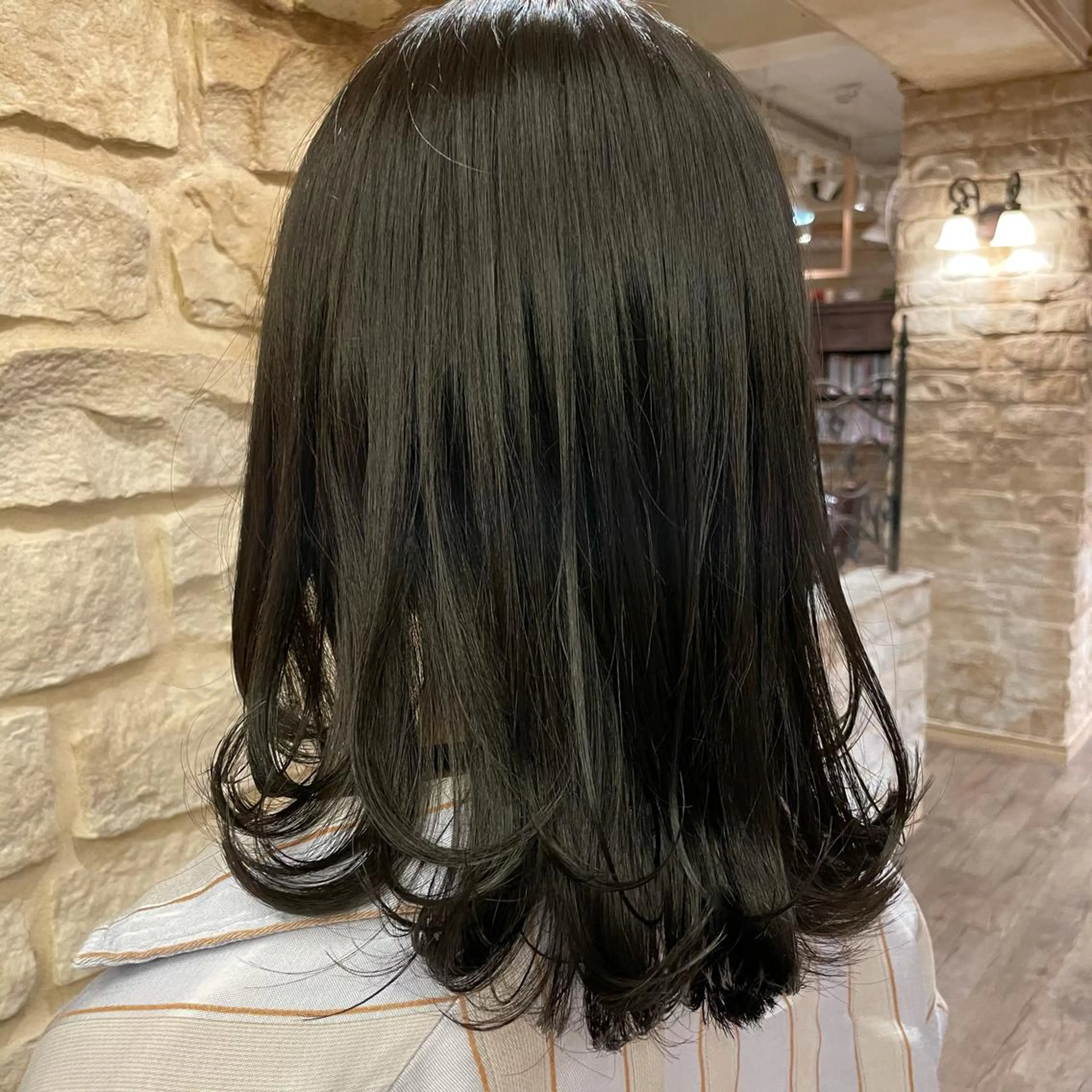 セミロング カラー ヘアカラー トリートメント 星野 茉由のヘアスタイル