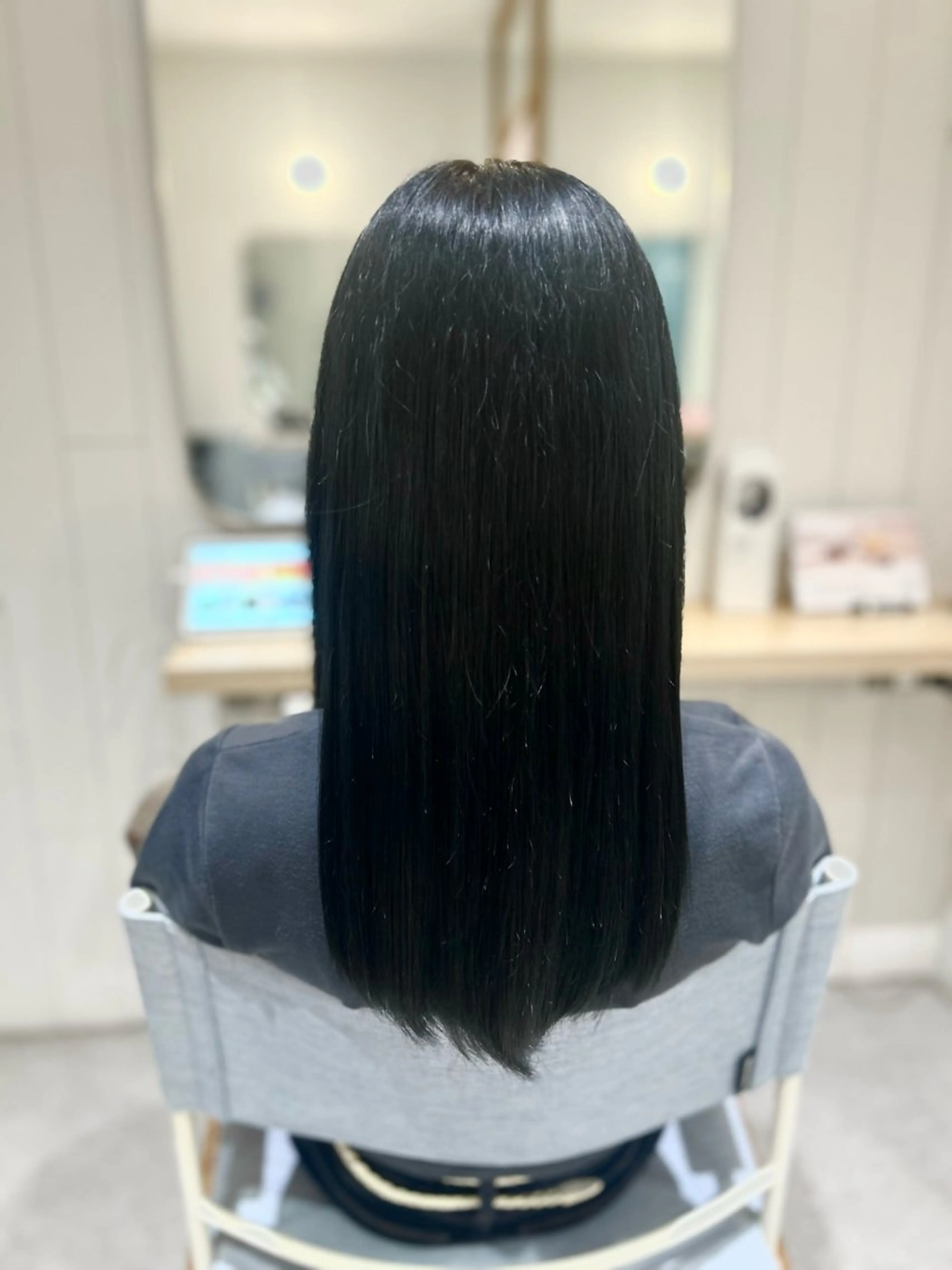 ロング カラー 黒髪 ブルーカラー ブルーブラック calm by Re:berta所属・低ダメージで癖毛改善 /小駒杏花のヘアスタイル