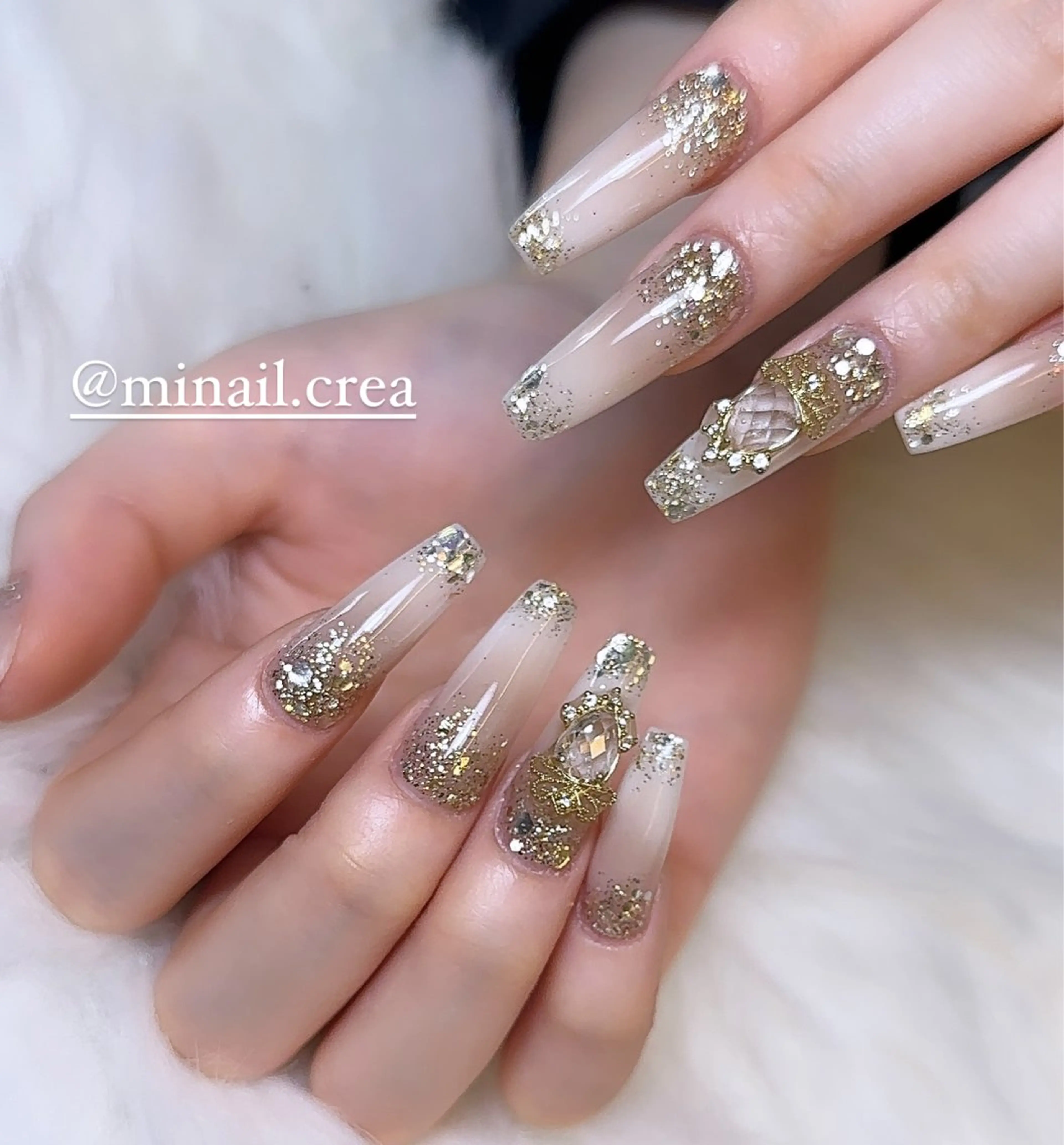 ネイル 長さ出し ジェルネイル ゴールド グラデーション キラキラネイル ハンドネイル CRéA　-private nailsalon-所属・CReA nailのネイルデザイン