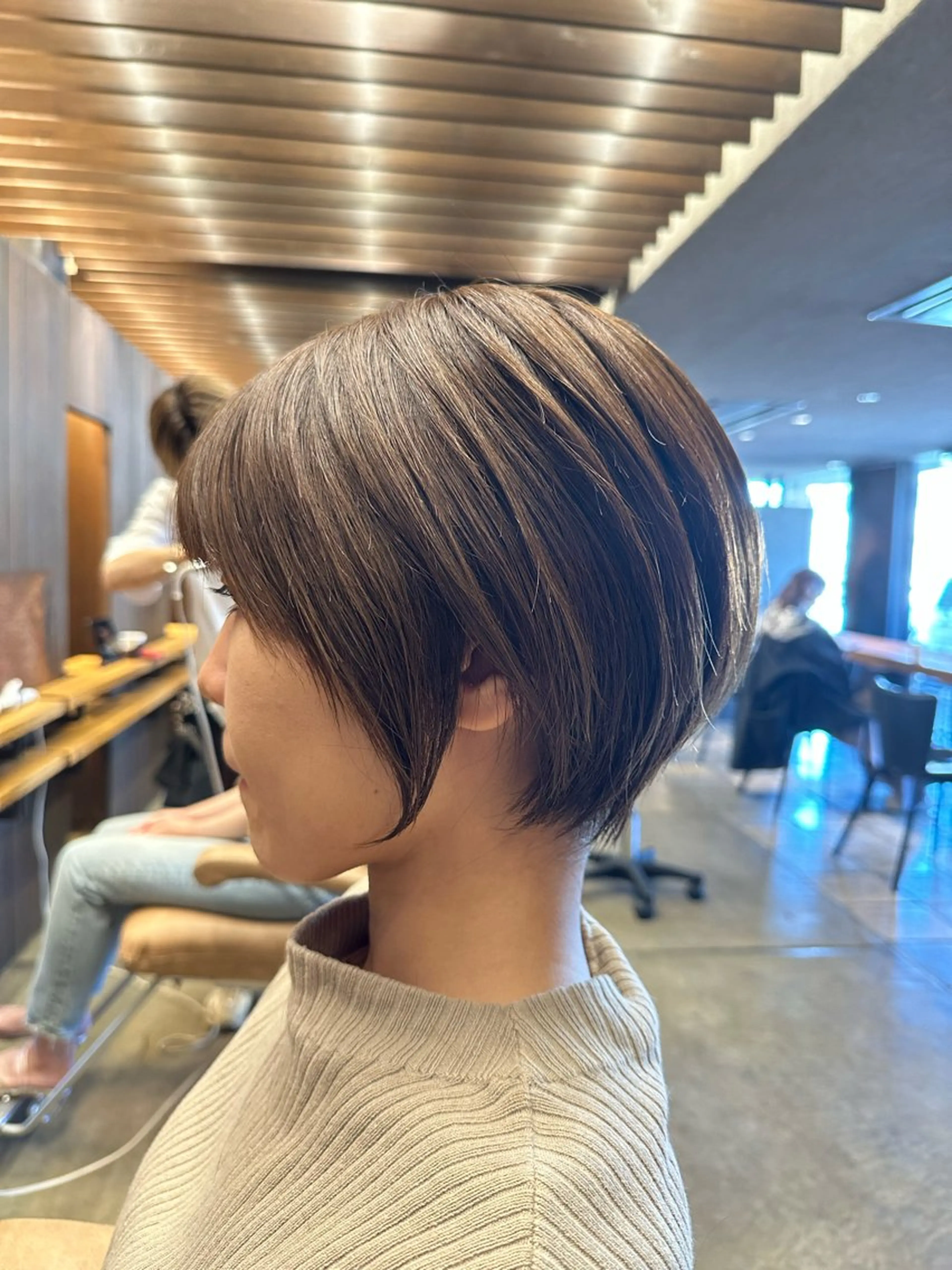 ショート カラー ベージュカラー 透明感カラー オリーブベージュ ショートヘア カット ヘアカラー トリートメント 似合わせ松本 容政のヘアスタイル