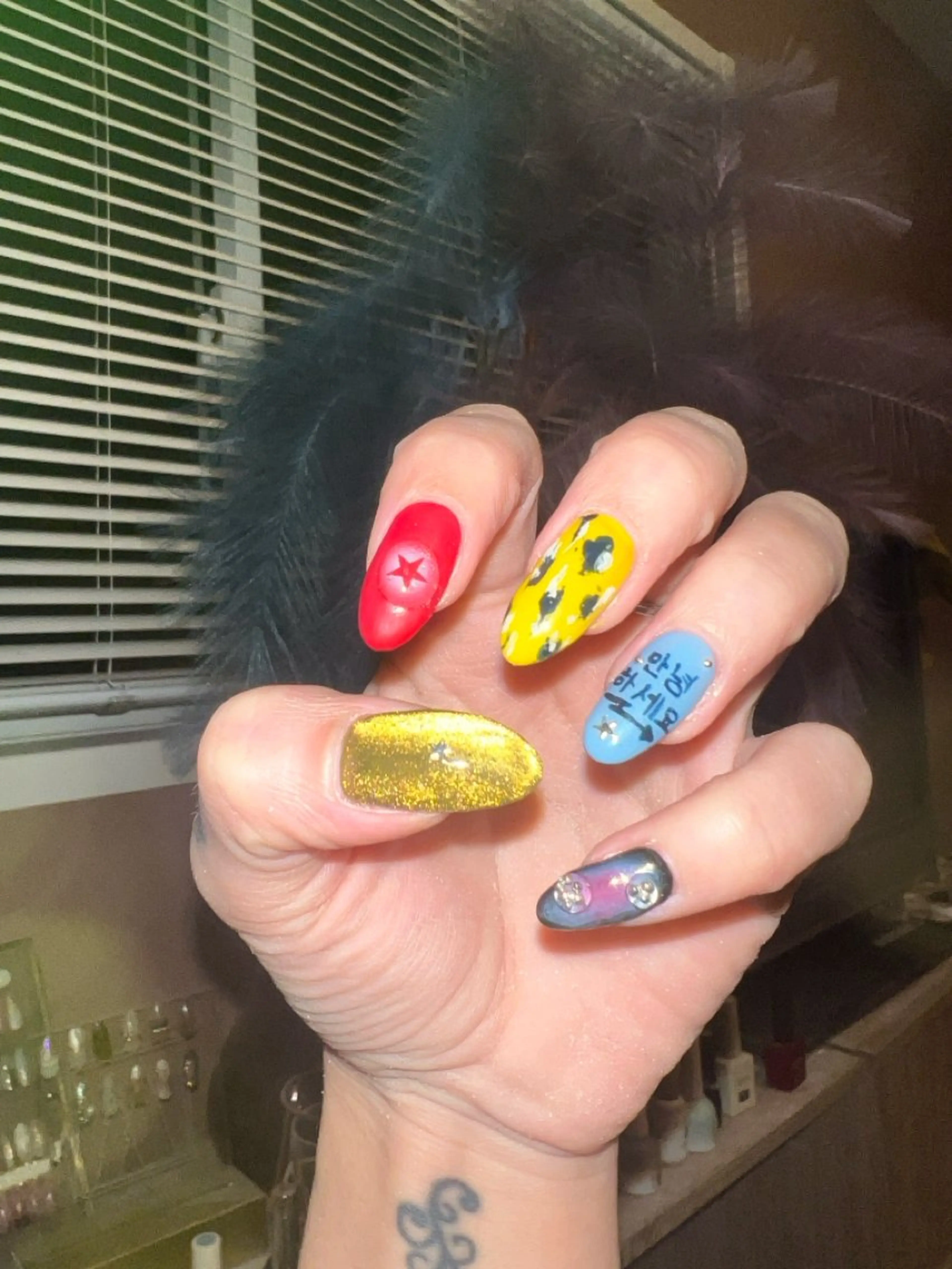 ネイル ハンドネイル フットネイル GULLIG söt GULLIGのネイルデザイン