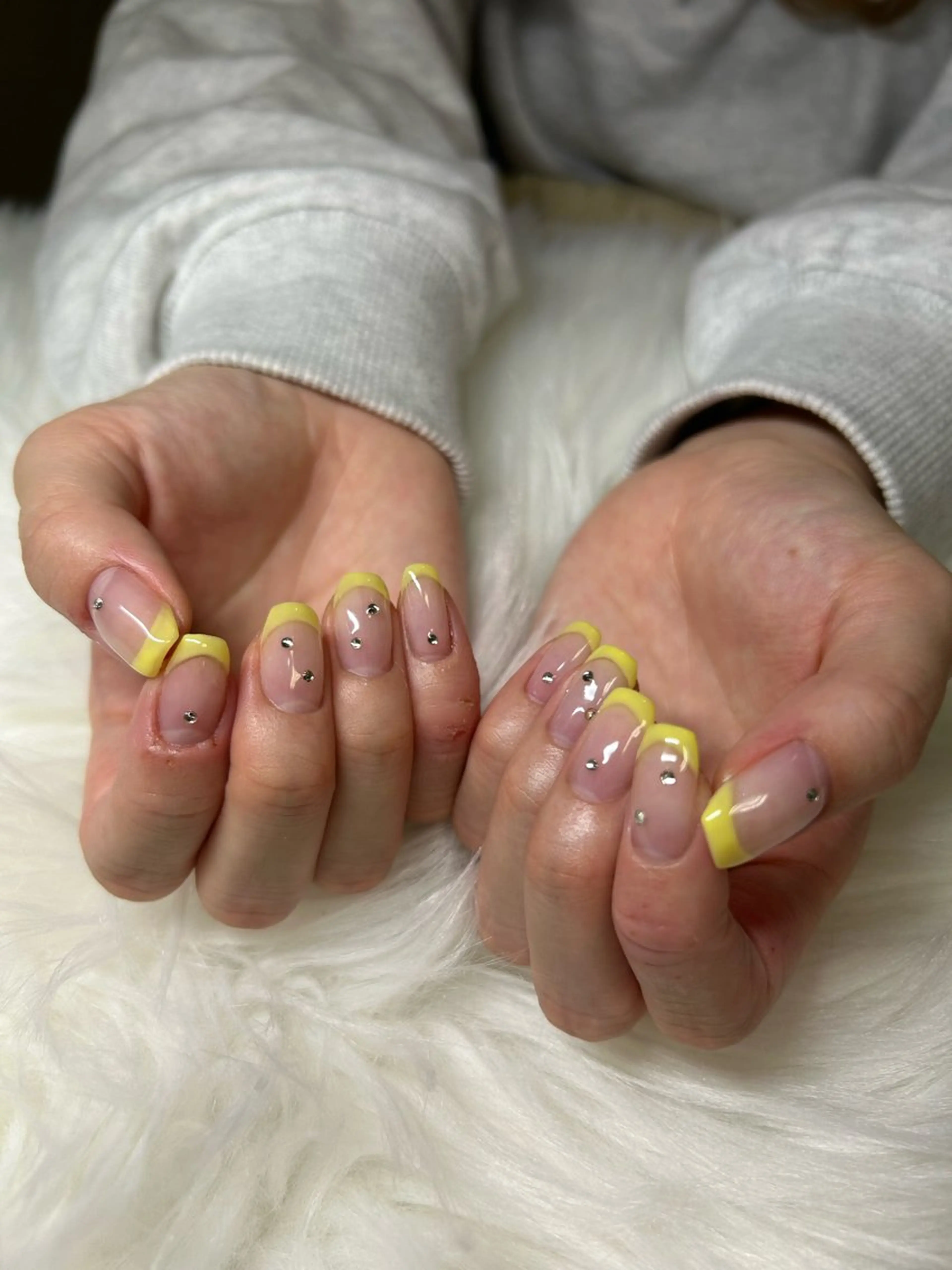 ネイル フレンチネイル ストーンネイル private nailsalon Alice所属・Alice / Nanaのネイルデザイン