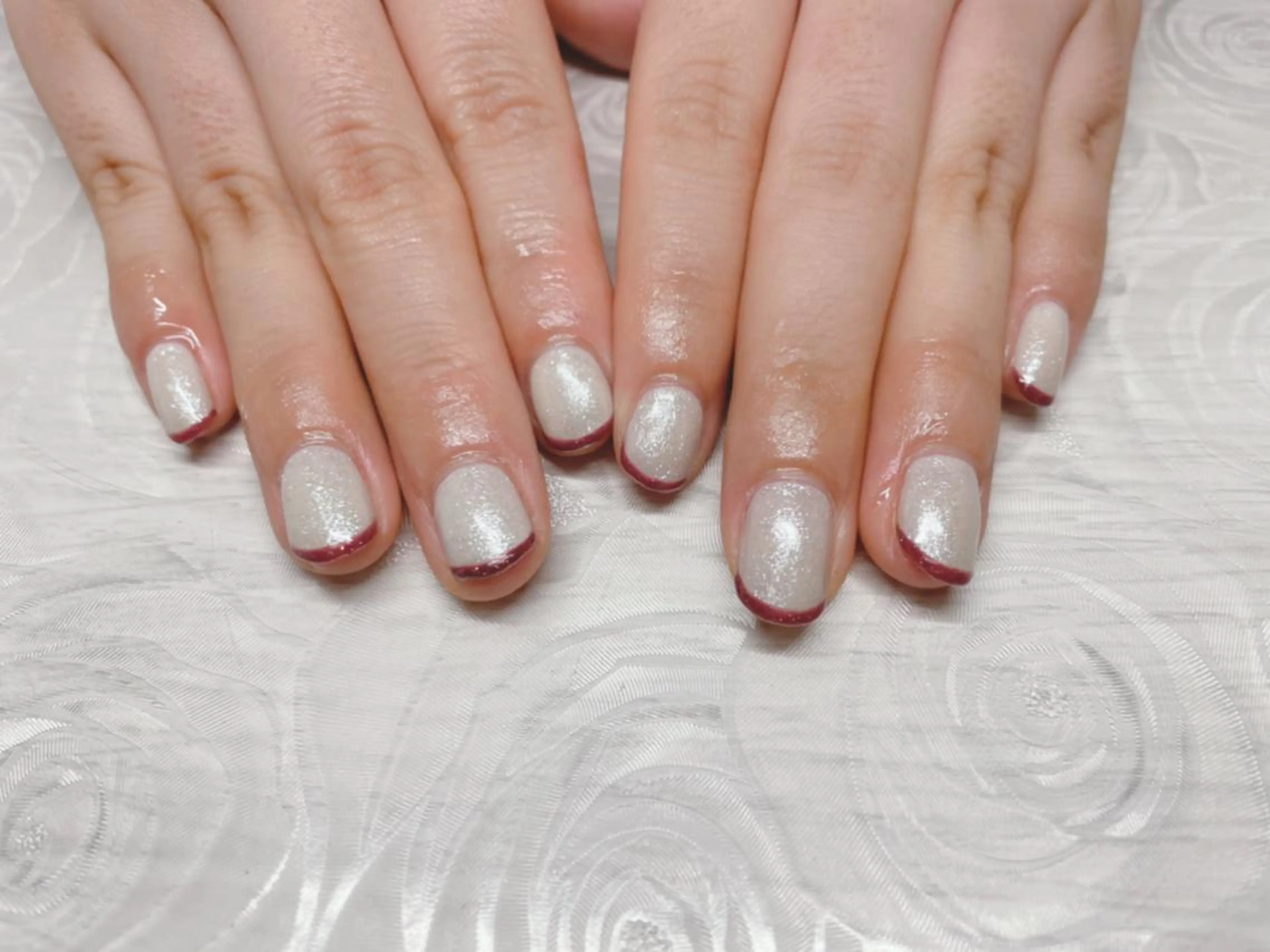 カラー ネイル フレンチネイル ラメ(グリッター) 芦辺 香奈のネイルデザイン