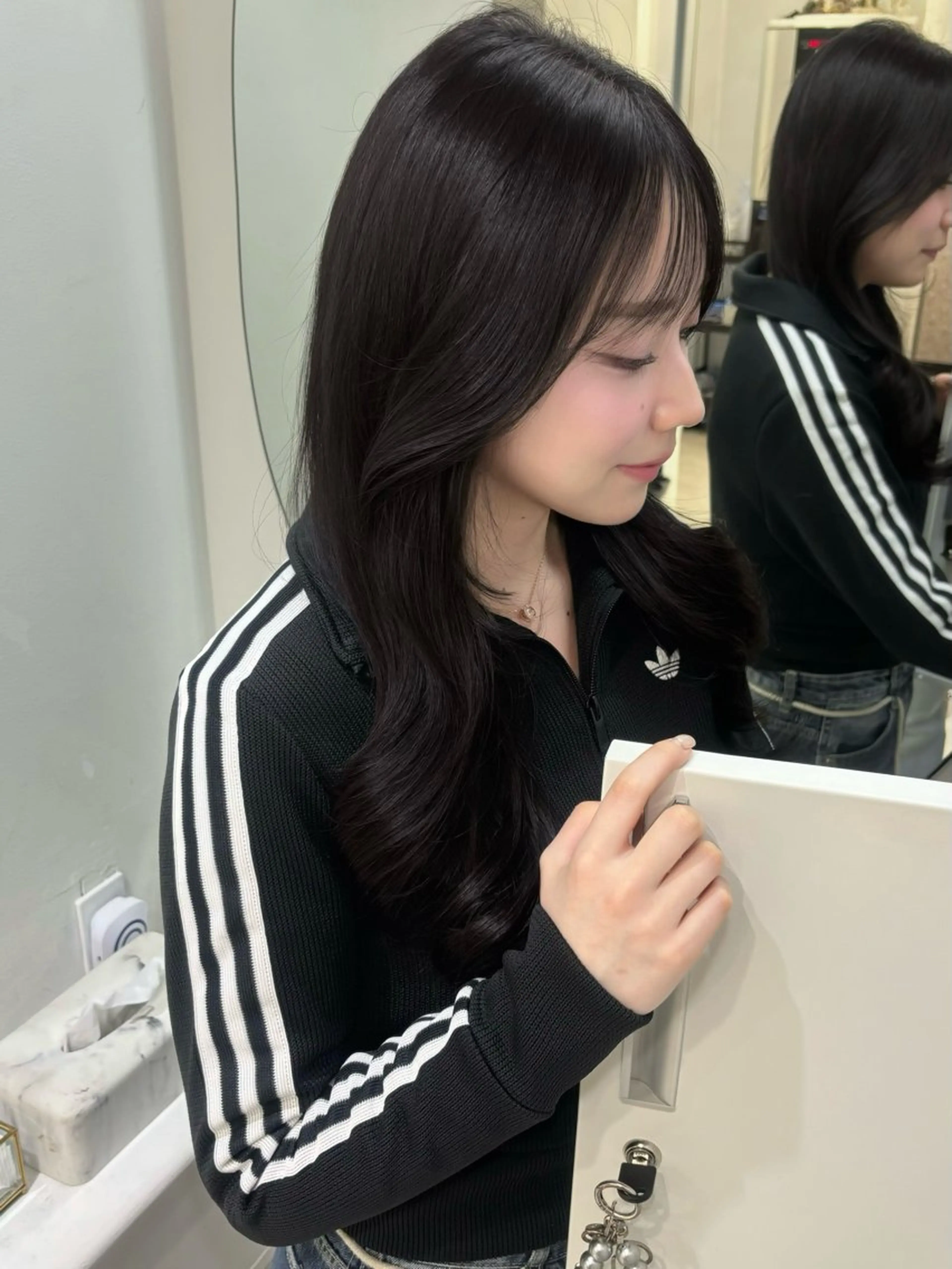 ロング 顔まわりレイヤー 顔周りカット ハッシュカット 髪質改善 韓国風ヘア 岡田 聖蘭のヘアスタイル