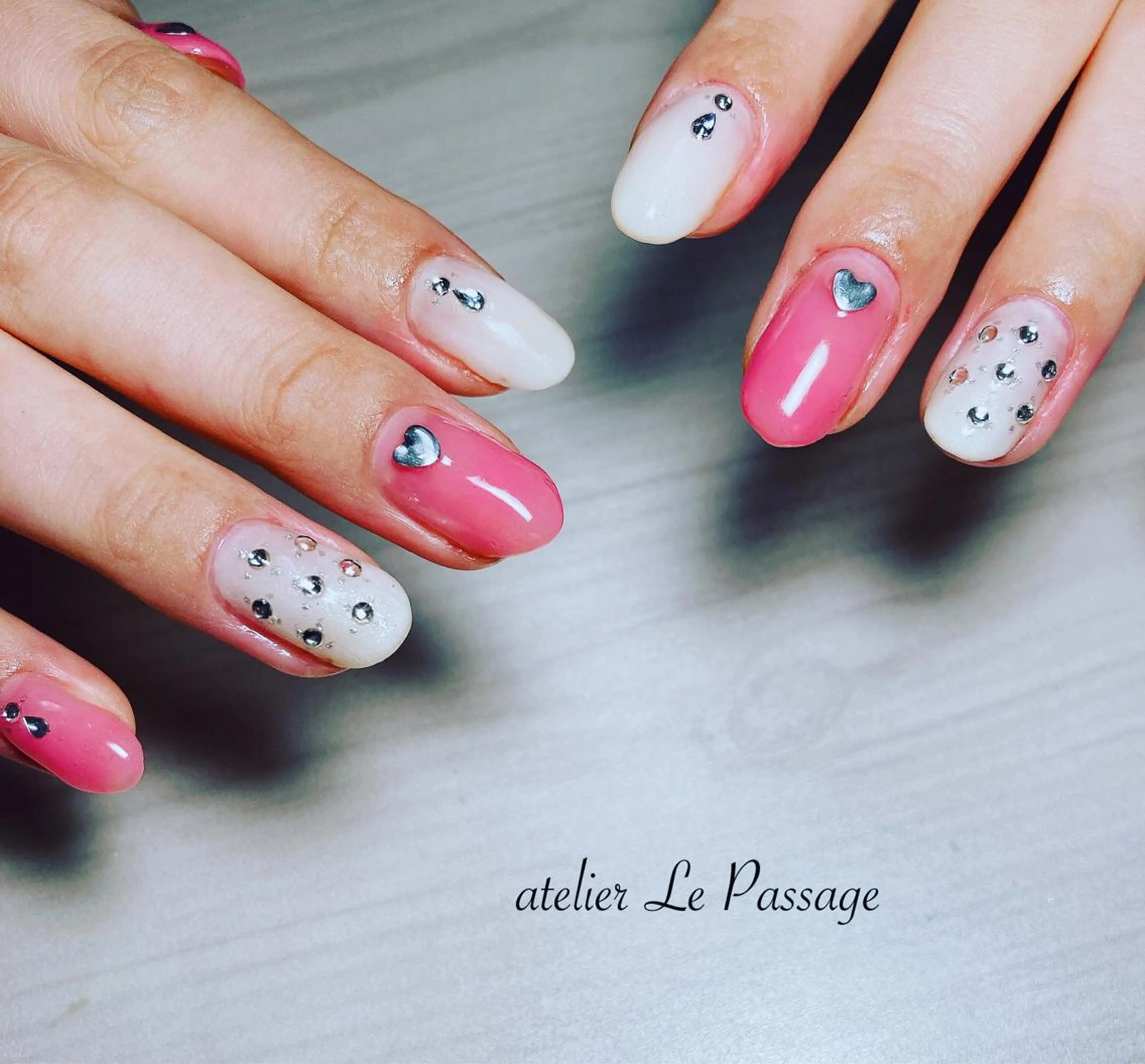 ネイル ジェルネイル ハート キラキラネイル ラメ(グリッター) オフィスネイル Atelier Le Passage所属・h nakatsukaのネイルデザイン