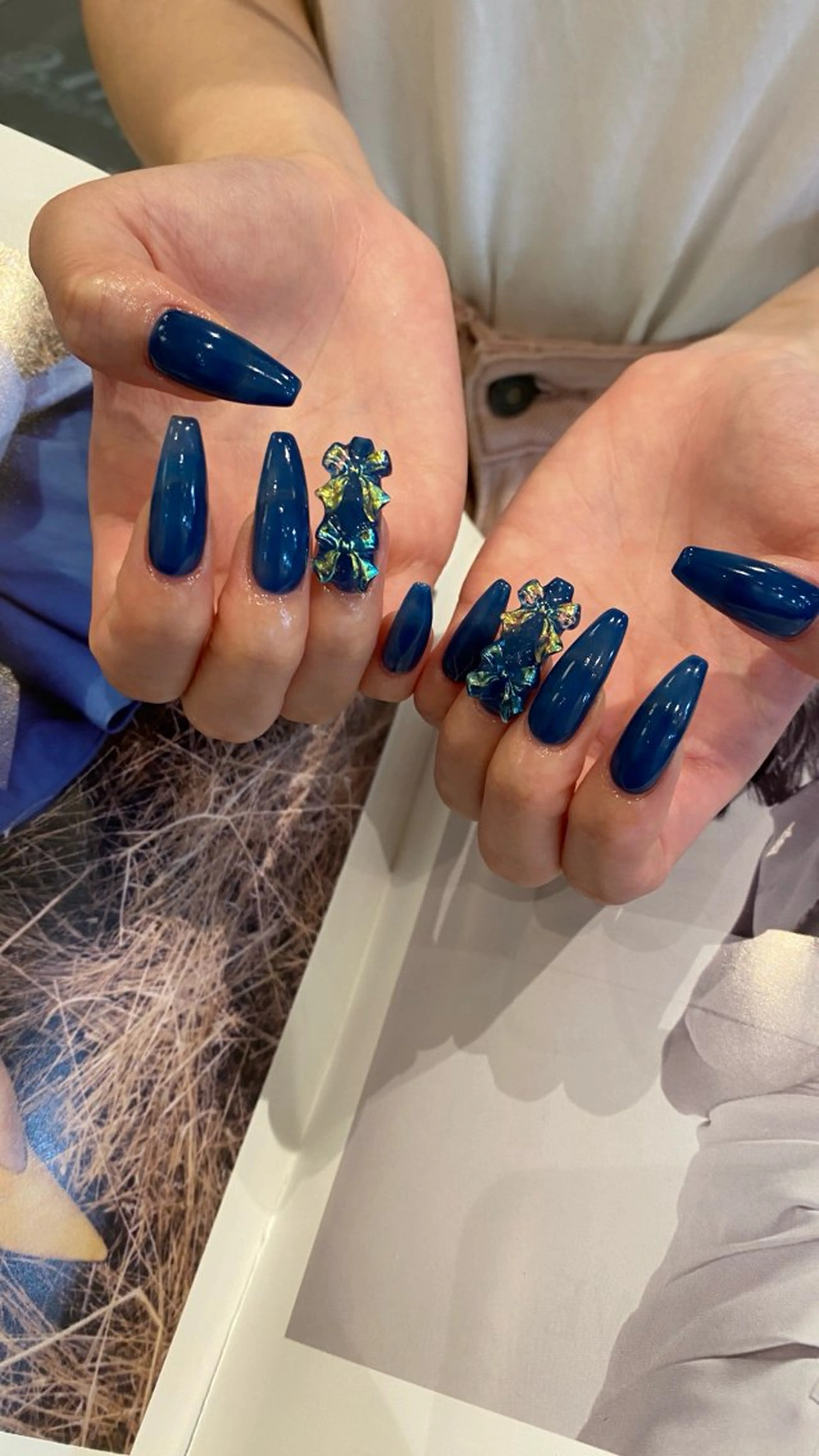 ネイル ワンカラーネイル リボン ハンドネイル Allure小山店 アミのネイルデザイン