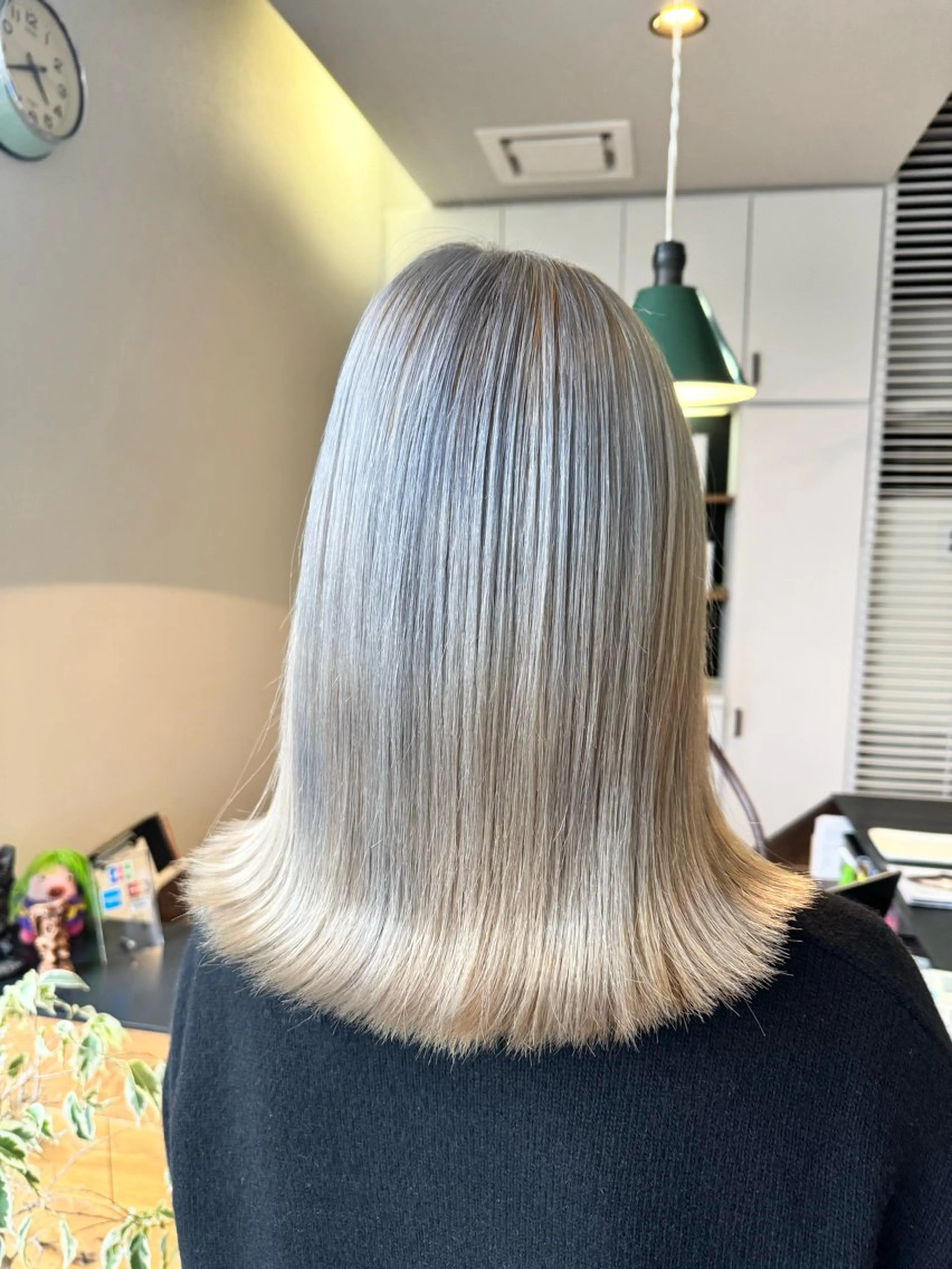 ロング カラー グレージュ ヘアカラー トリートメント ツキダテ ユイのヘアスタイル