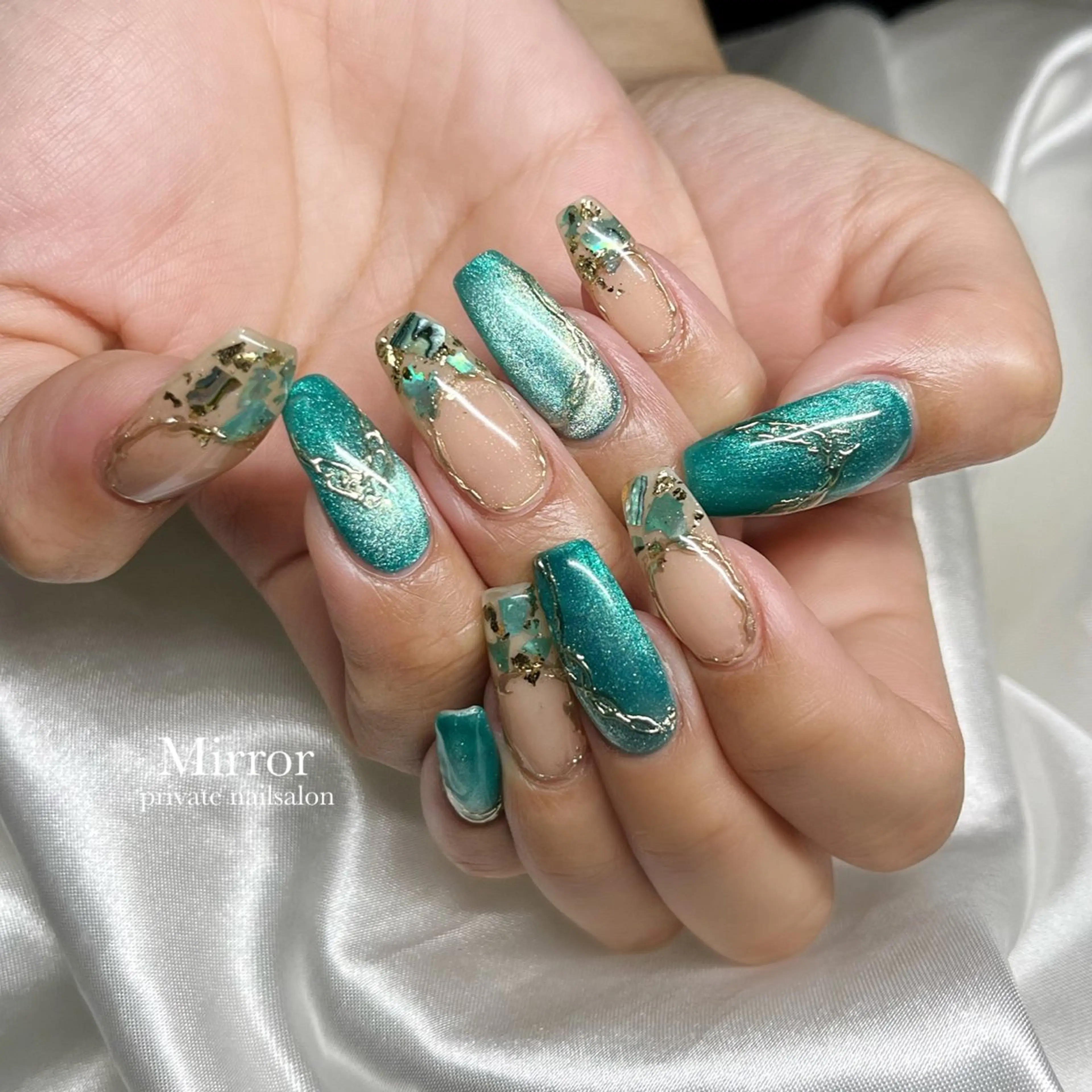 ネイル nailsalon Mirrorのネイルデザイン