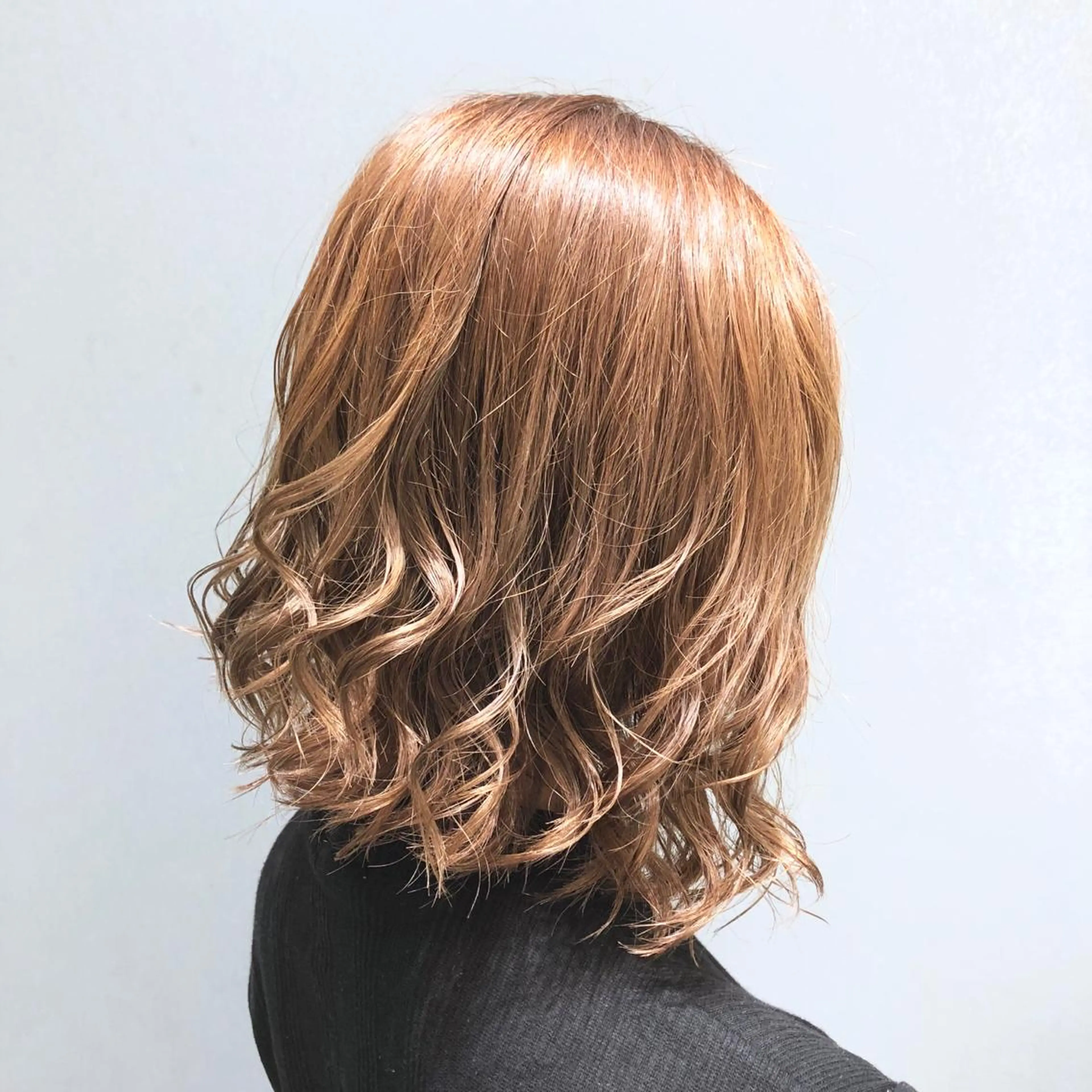 ミディアム カラー ベージュカラー ブリーチ ケアブリーチ イルミナカラー ミルクティーベージュ 🌈ぷる艶カラー🌈 髪質改善👑柳沼尚貴のヘアスタイル