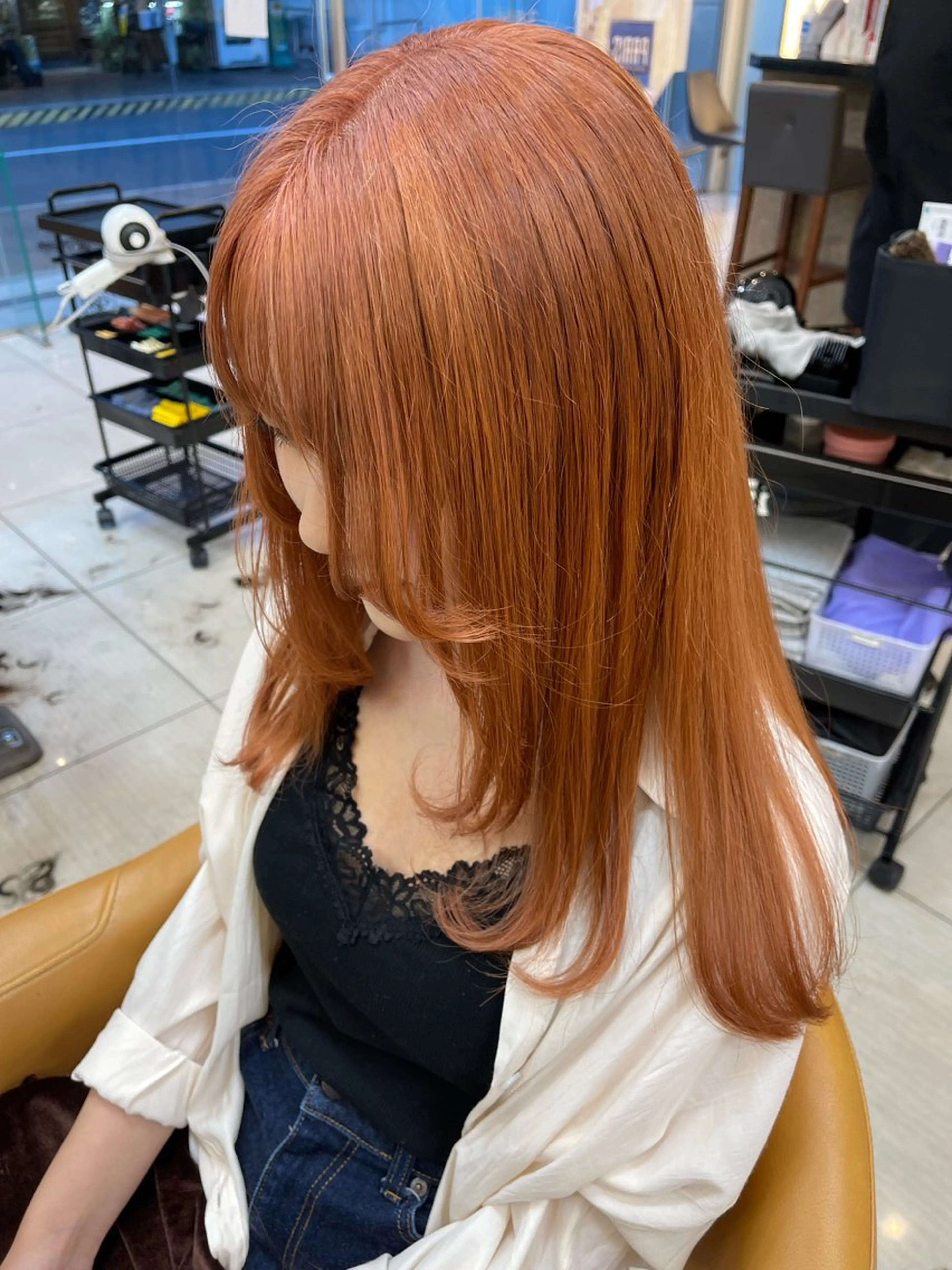 セミロング カラー ブリーチ オレンジ ヘアカラー トリートメント SOYON西大寺店所属・ダブルカラー/ 髪質改善💎安藤のヘアスタイル