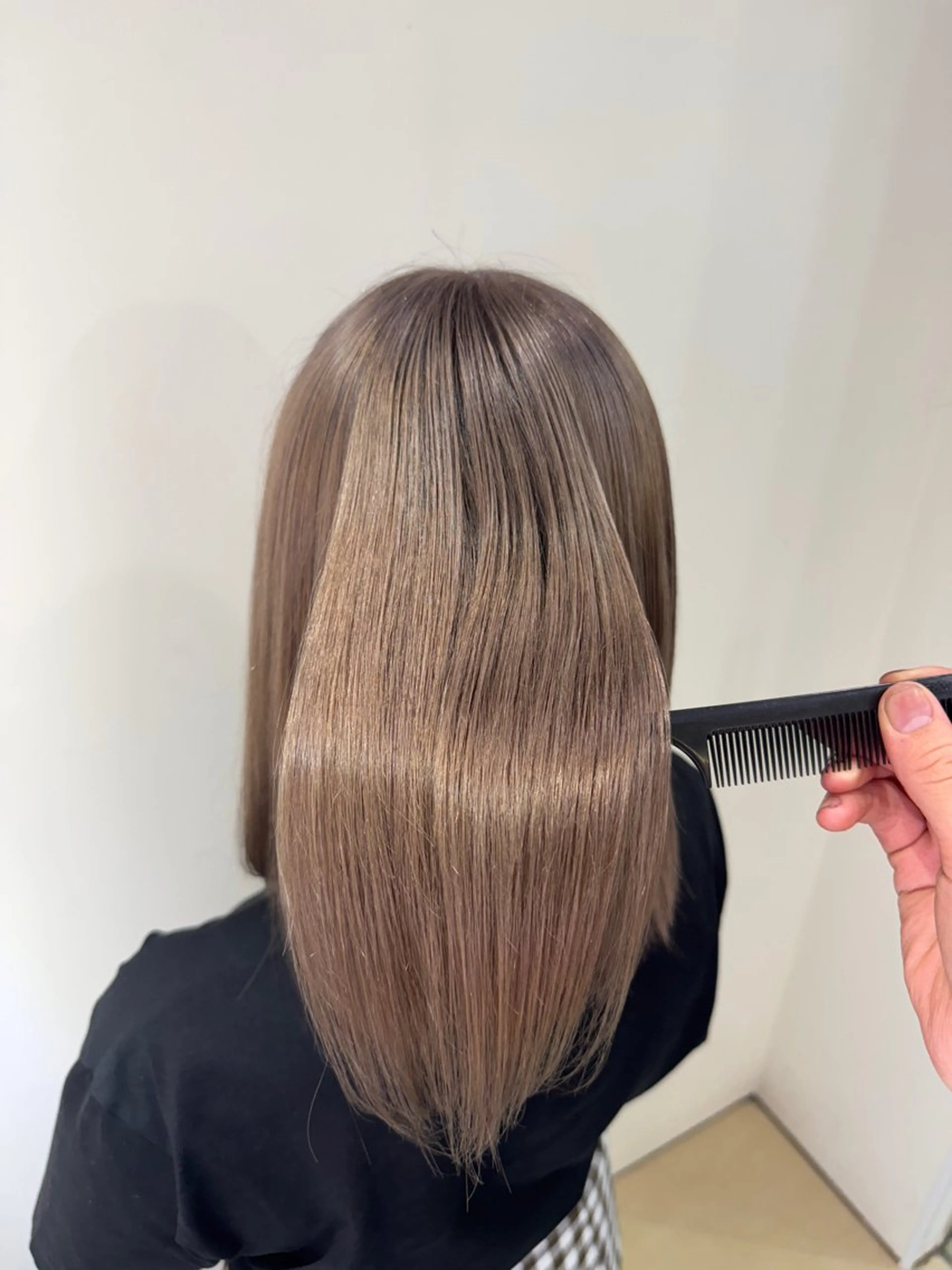 ミディアム カラー tomona 𝜗𝜚のヘアスタイル