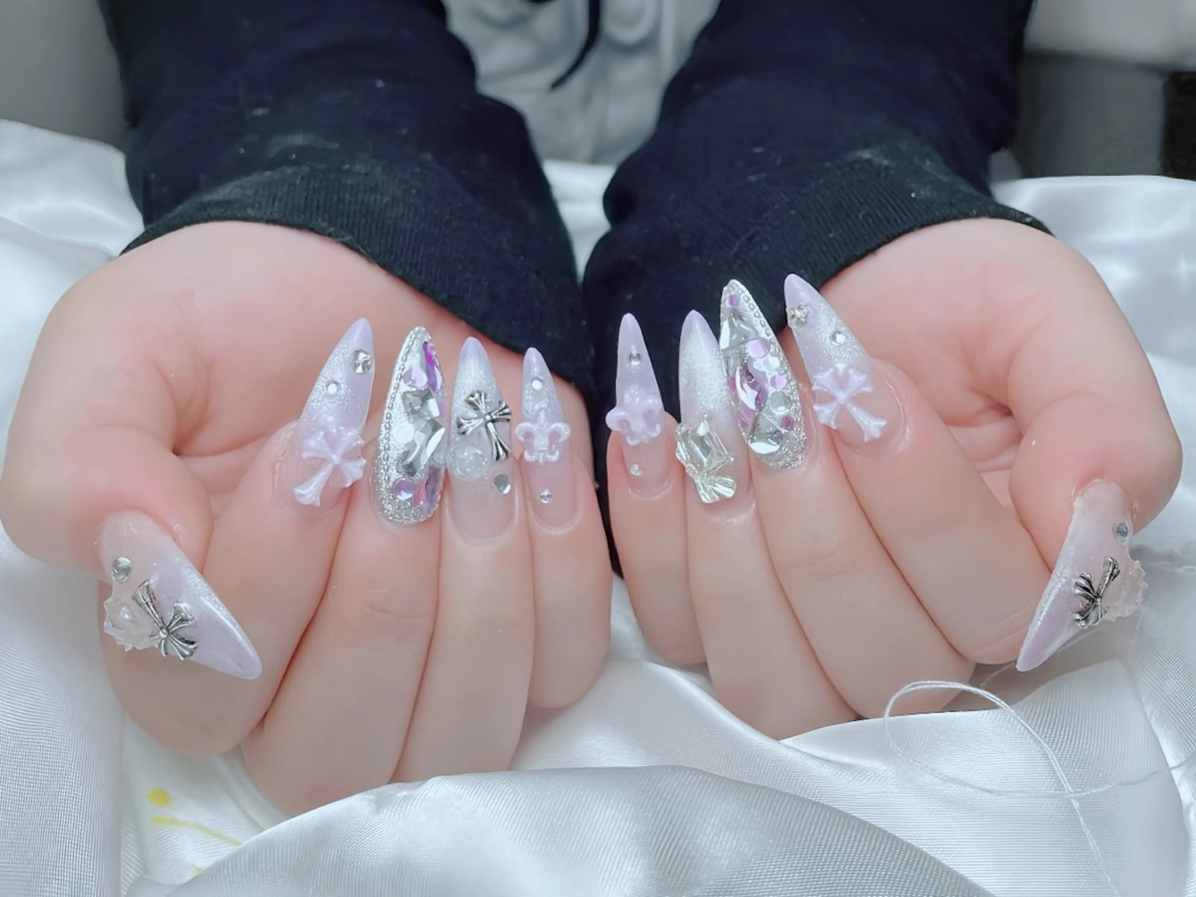 ネイル 成人式 ロングネイル ネイルチップ ハンドネイル Rin Nail 新大久保店のネイルデザイン