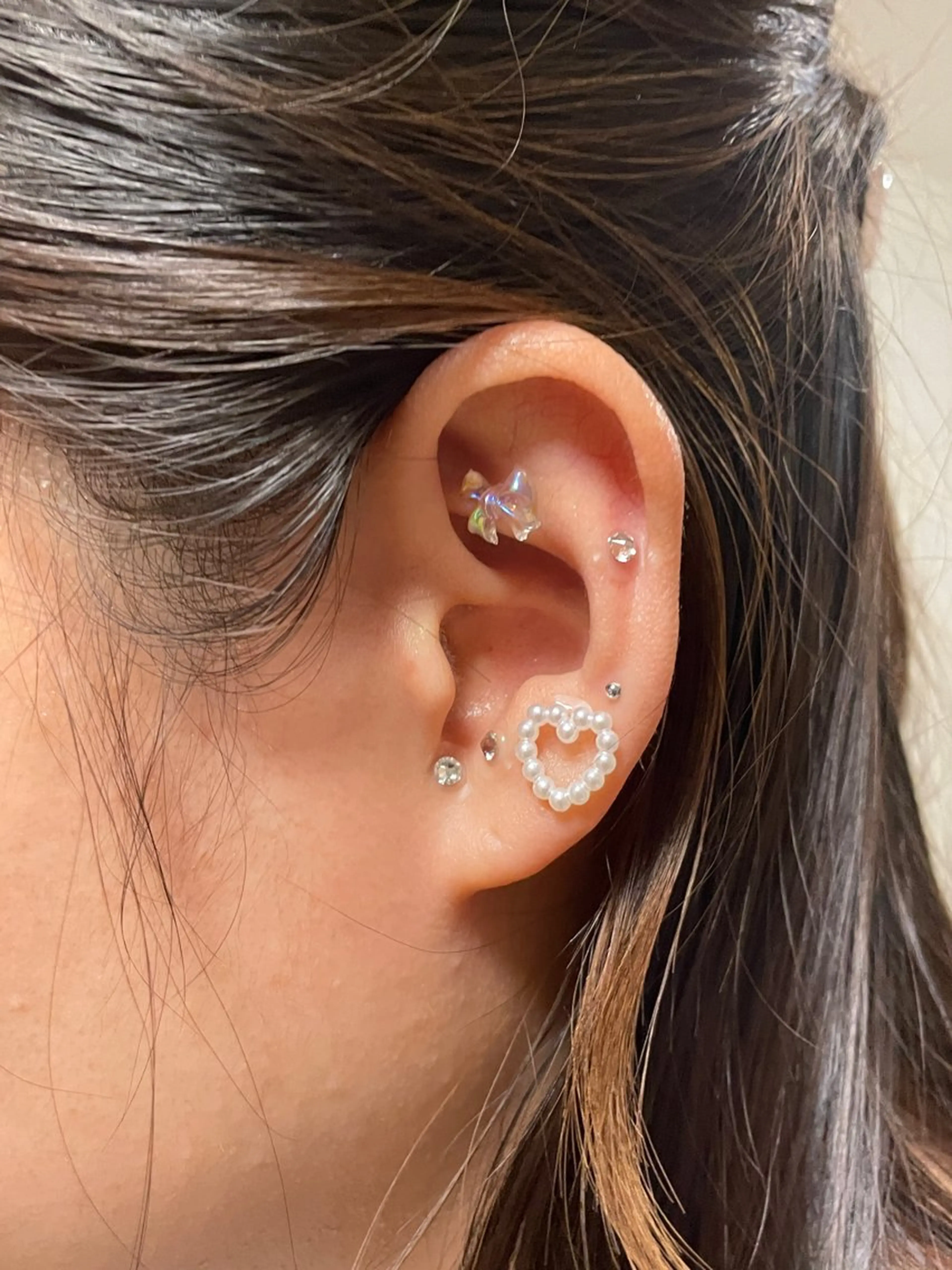 耳つぼジュエリー【キラキラ】の写真