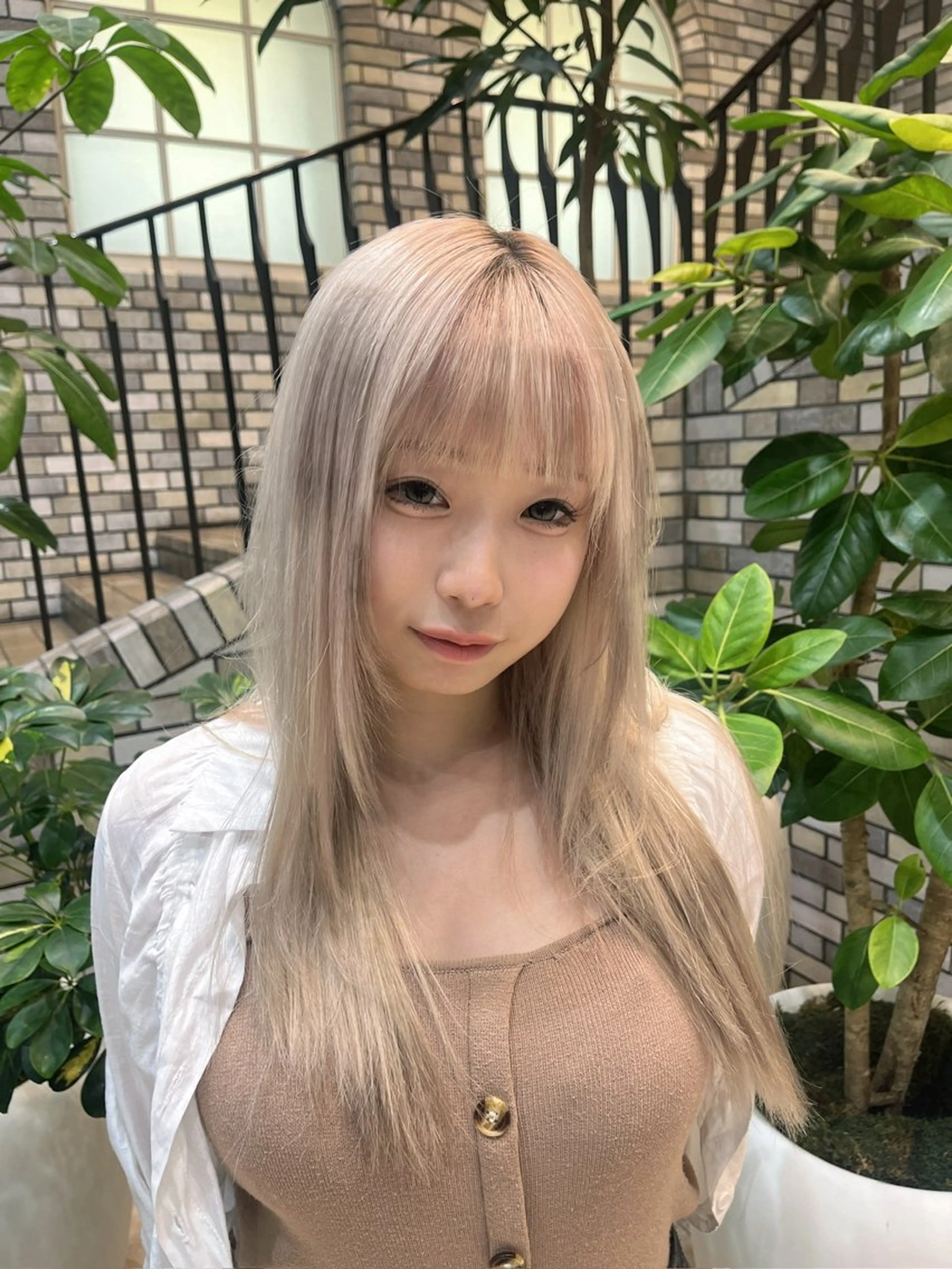 ロング カラー ベージュカラー ホワイトベージュ ヘアカラー ホワイトカラー/梅田 ハイトーン/しんのヘアスタイル