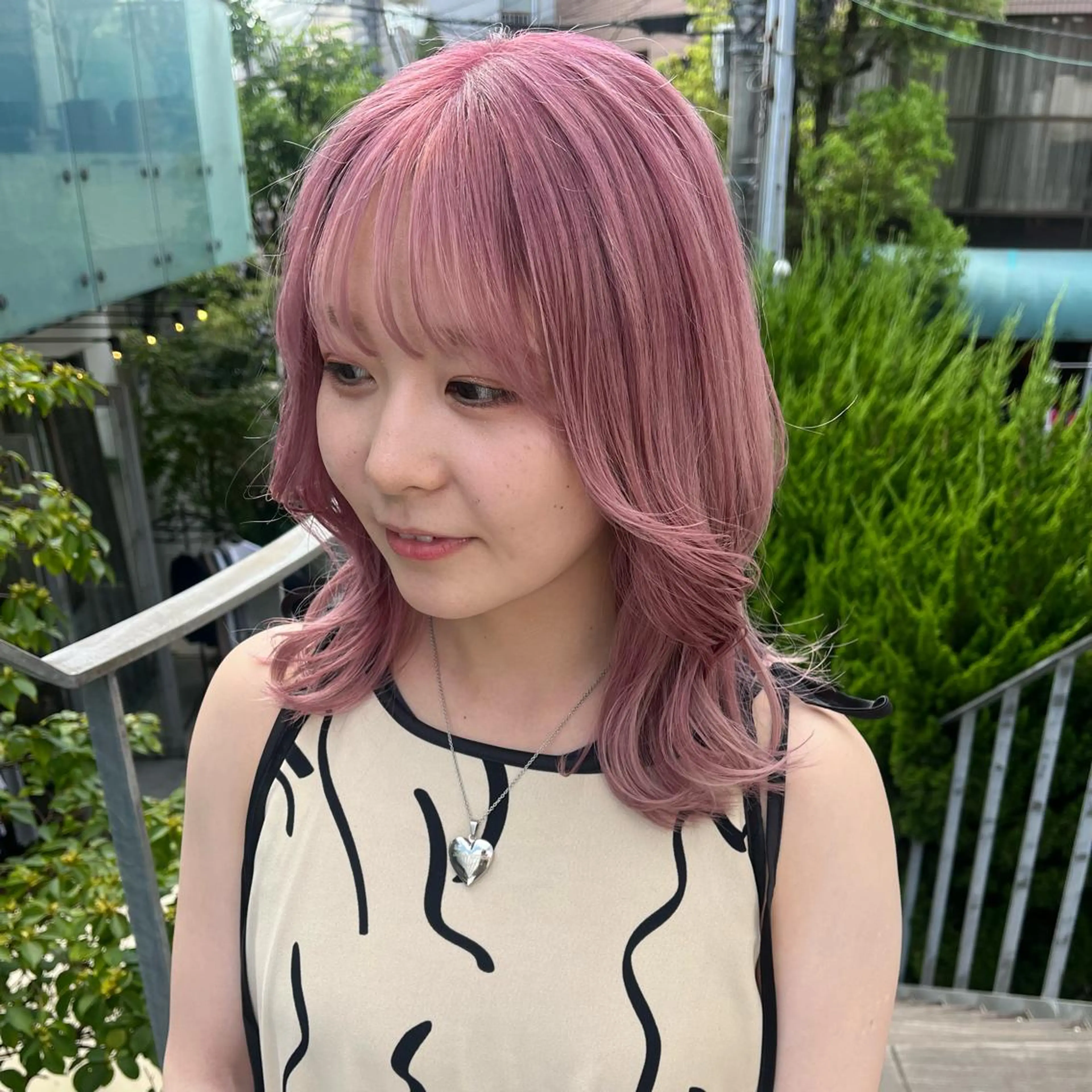 セミロング カラー ベージュカラー ピンクカラー ピンクベージュ ヘアカラー トリートメント ボブハイトーン🦖 デザインMAMIのヘアスタイル