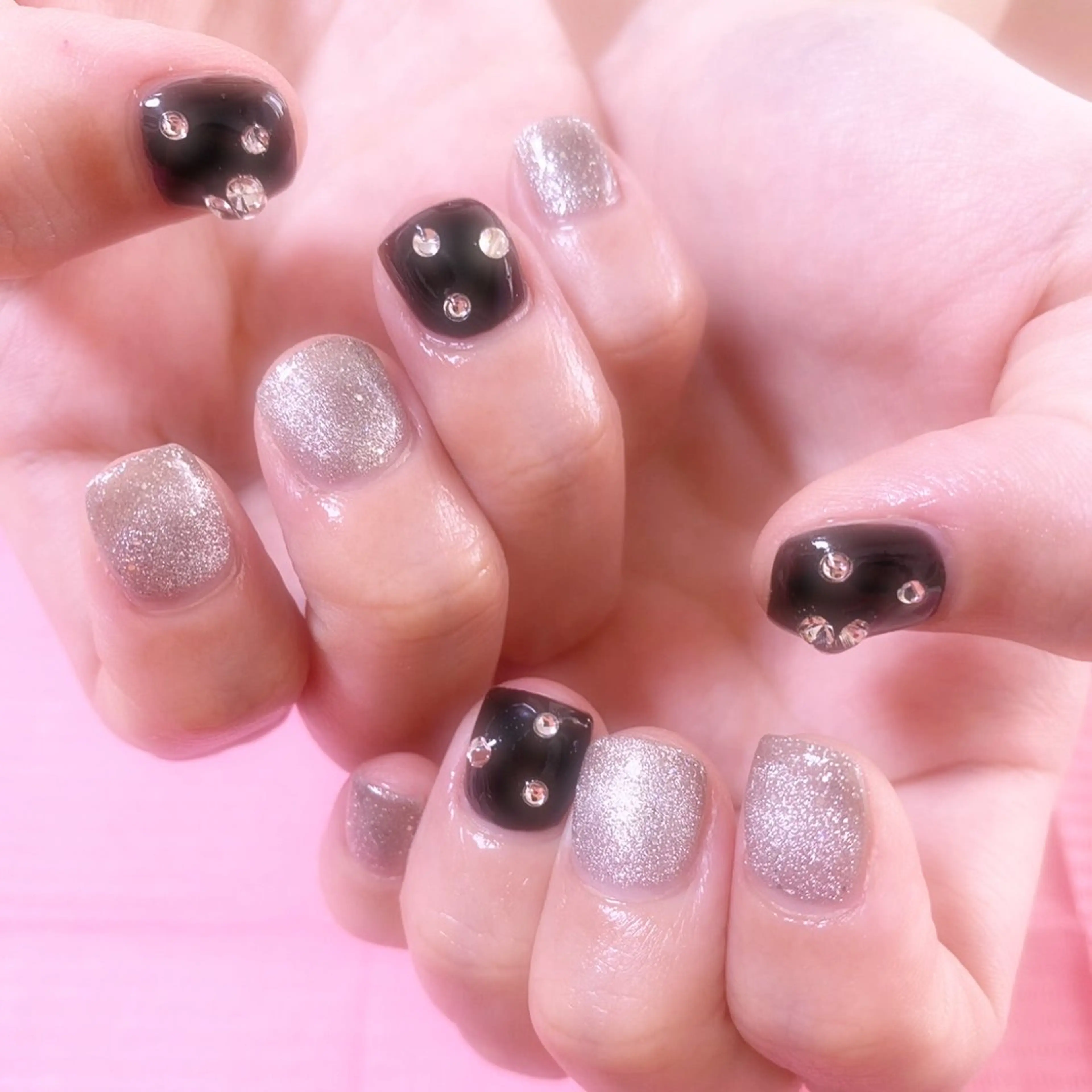 ネイル ジェルネイル マグネットネイル ハンドネイル 梅島のネイル屋さん所属・梅島の ネイル屋さんのネイルデザイン