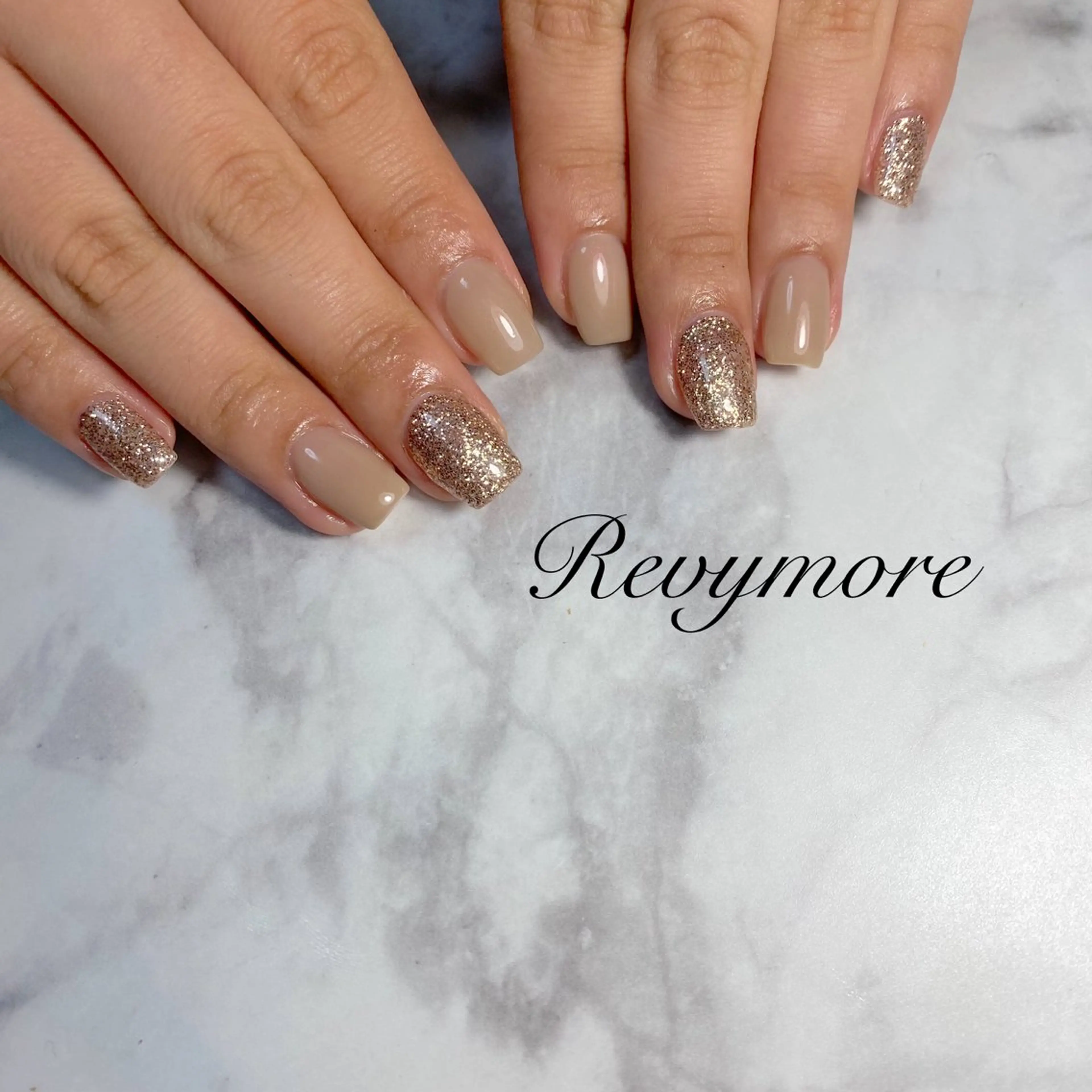 ネイル ブラウン ジェルネイル キラキラネイル 韓国ネイル ラメ(グリッター) nail salon Revymore所属・nail salon Revymoreのネイルデザイン