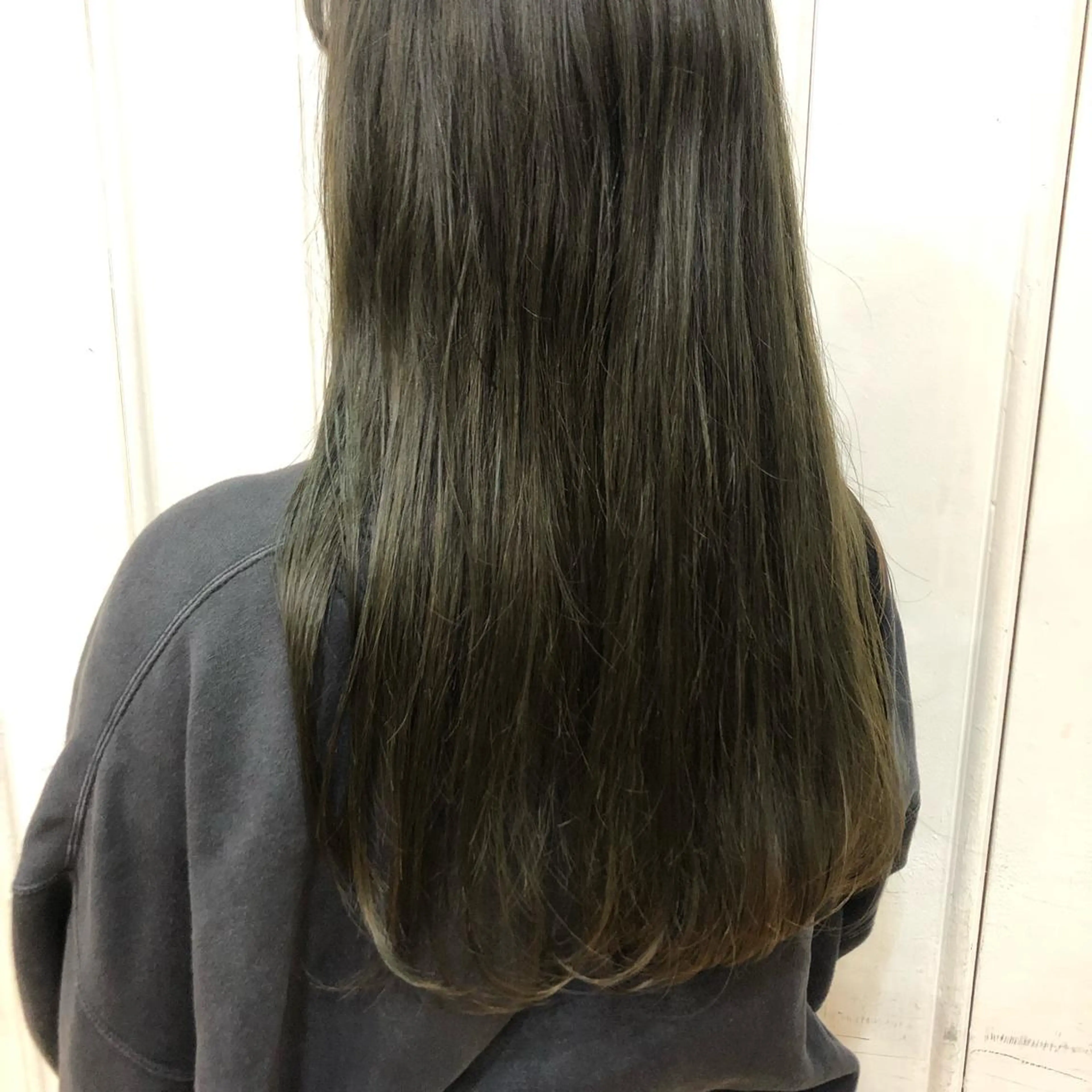 ロング カラー パーマ ヘアアレンジ メンズ キッズ ネイル マツエク・マツパ ダークグレー ダークグレージュ グレージュ Uil所属・インナーカラー/ KANAのヘアスタイル