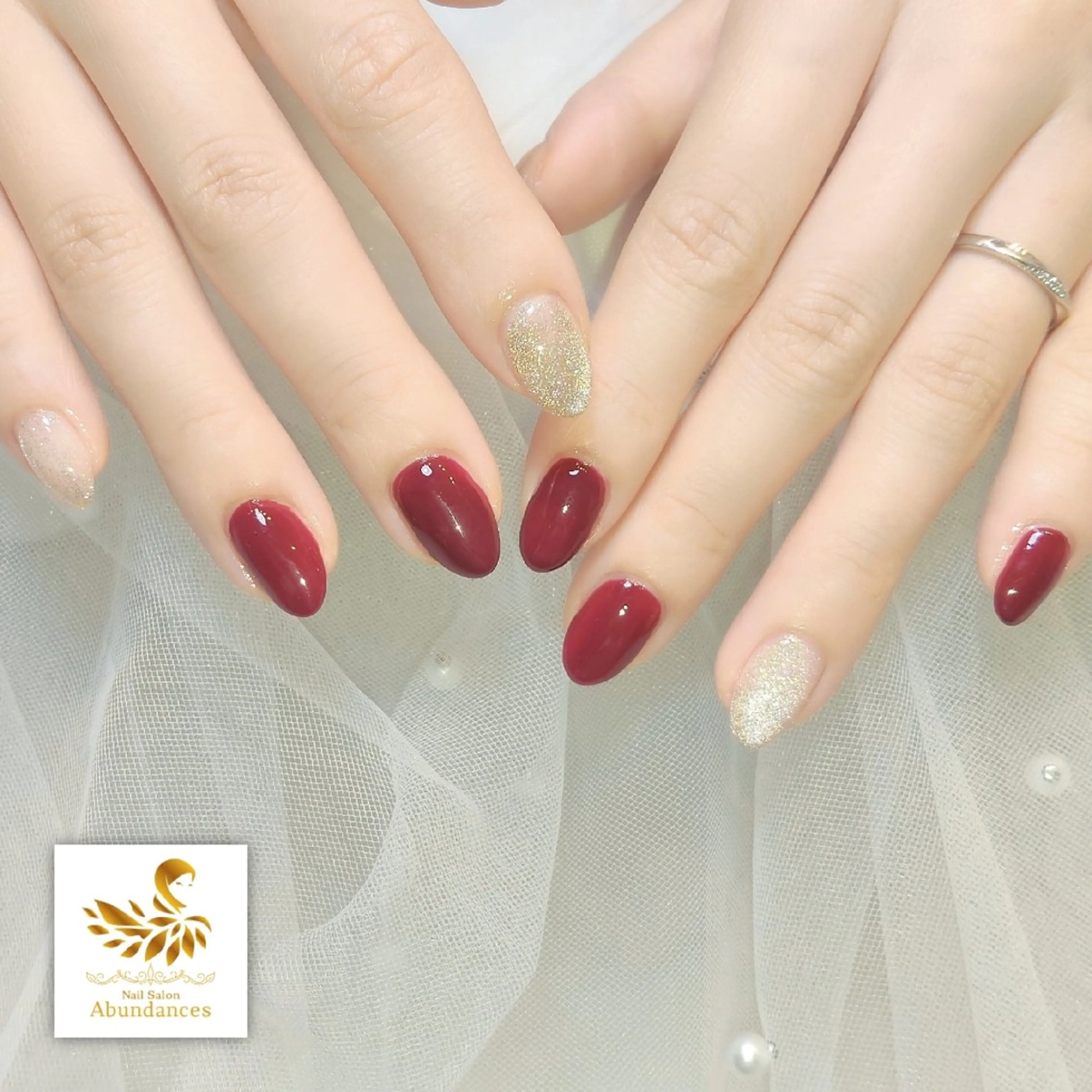 ネイル フラッシュネイル フラッシュマグ キラキラネイル 赤色 ハンドネイル 完全予約制個室サロン Abundancesのネイルデザイン