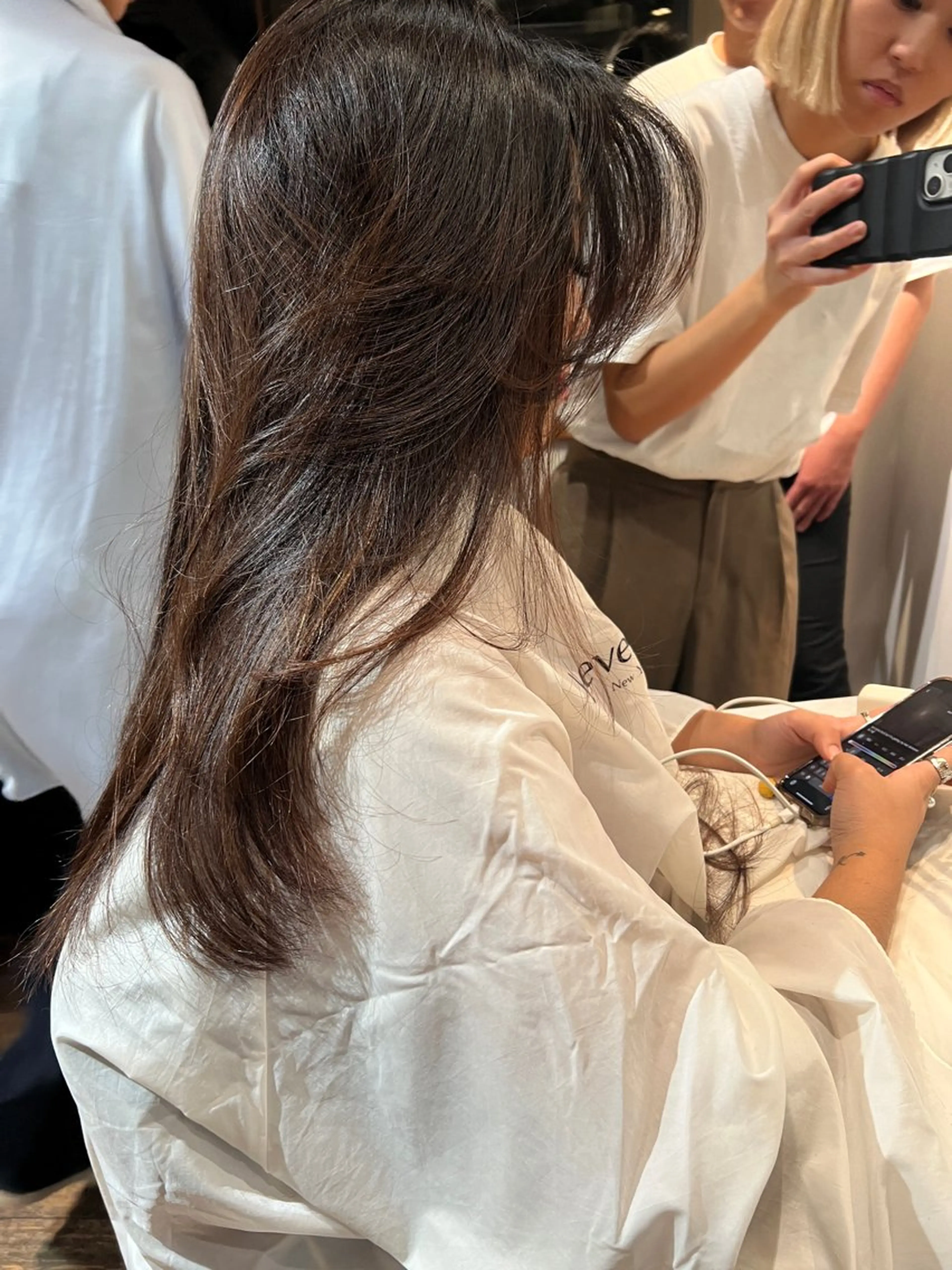 セミロング 顔周りカット レイヤーカット 海外風カーテンバング Mao広尾美容室のヘアスタイル