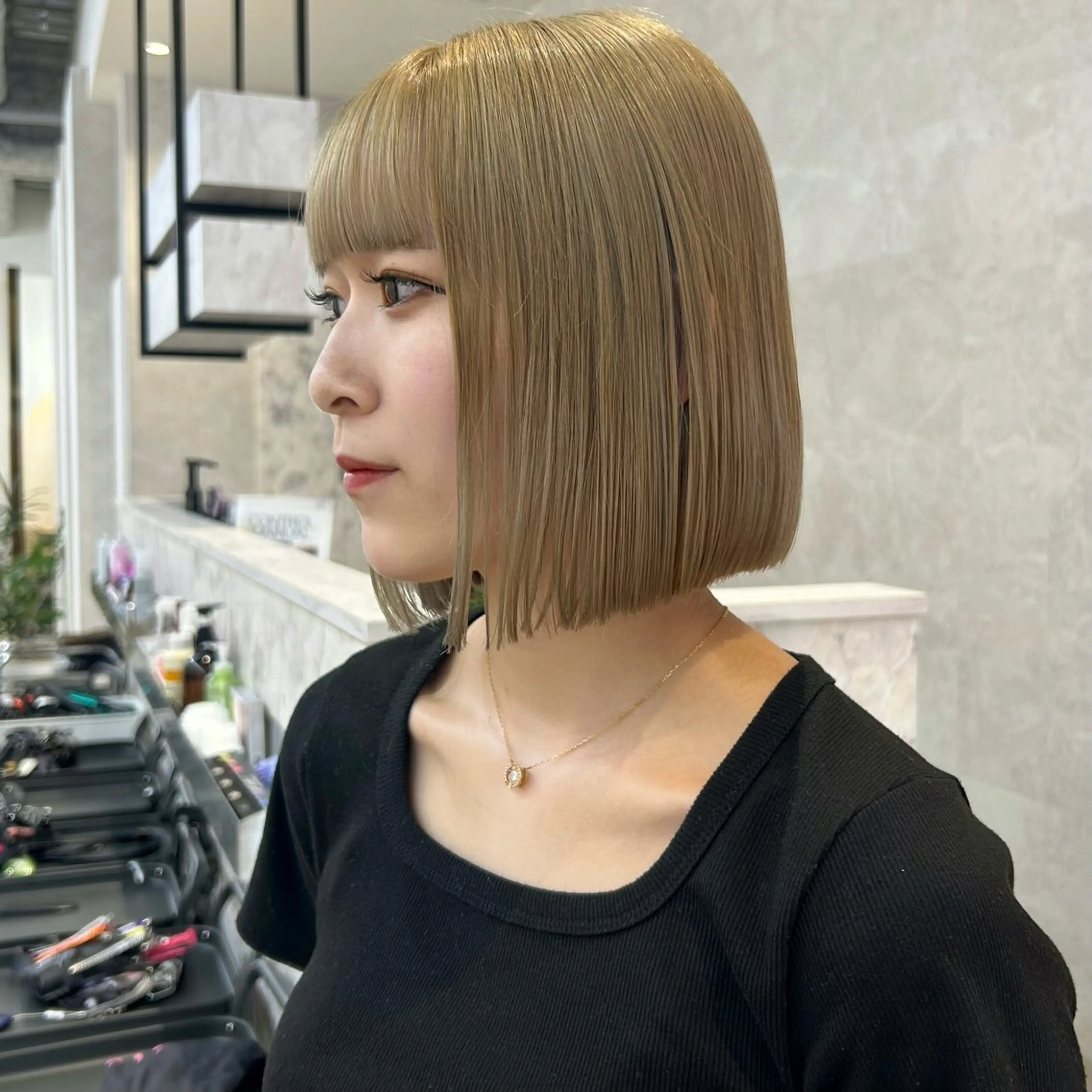 ミディアム カラー カット ヘアカラー トリートメント 💙ルル💙 ハイトーン/レイヤーのヘアスタイル