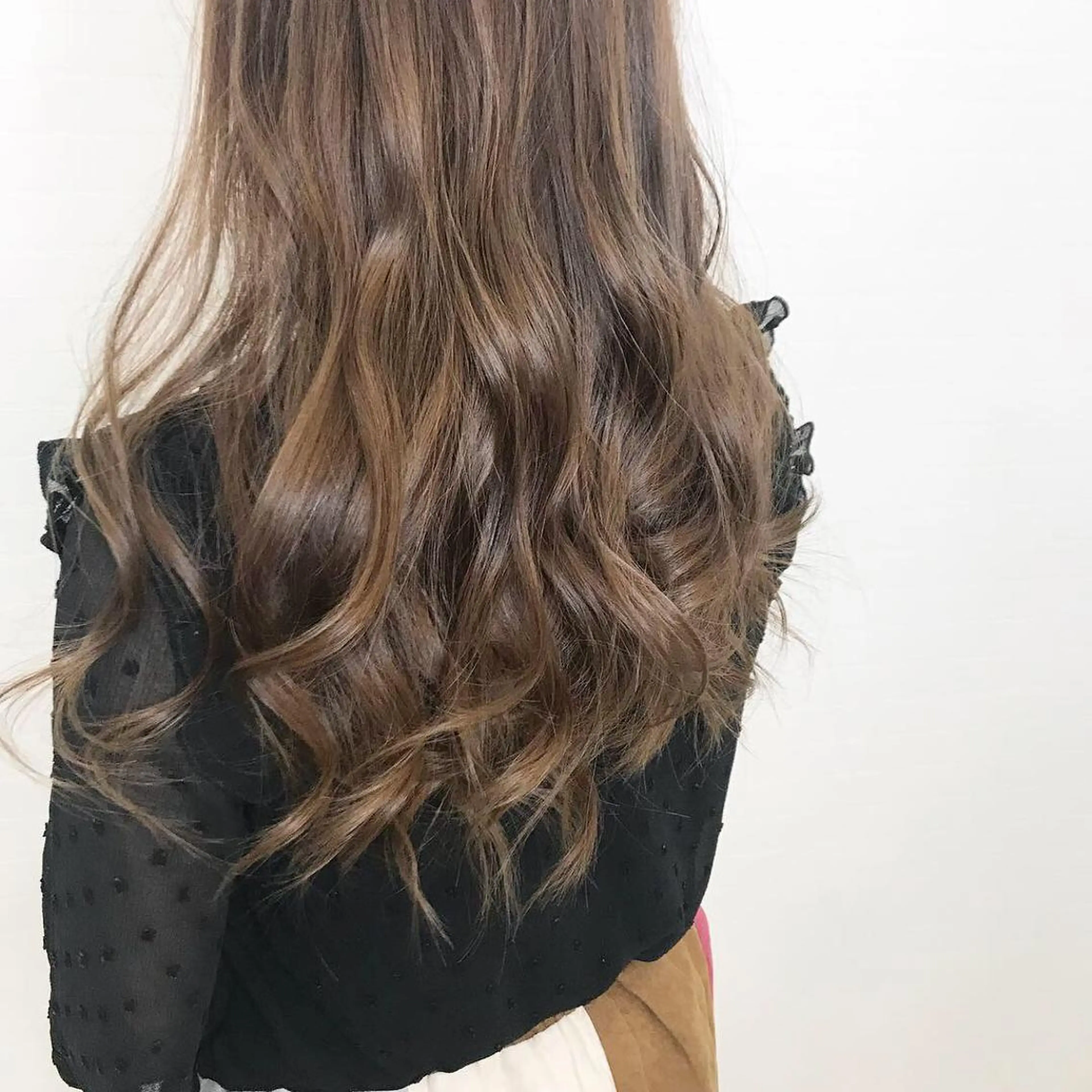 ロング カラー オリーブ/アッシュ やわらか透明感カラーのヘアスタイル